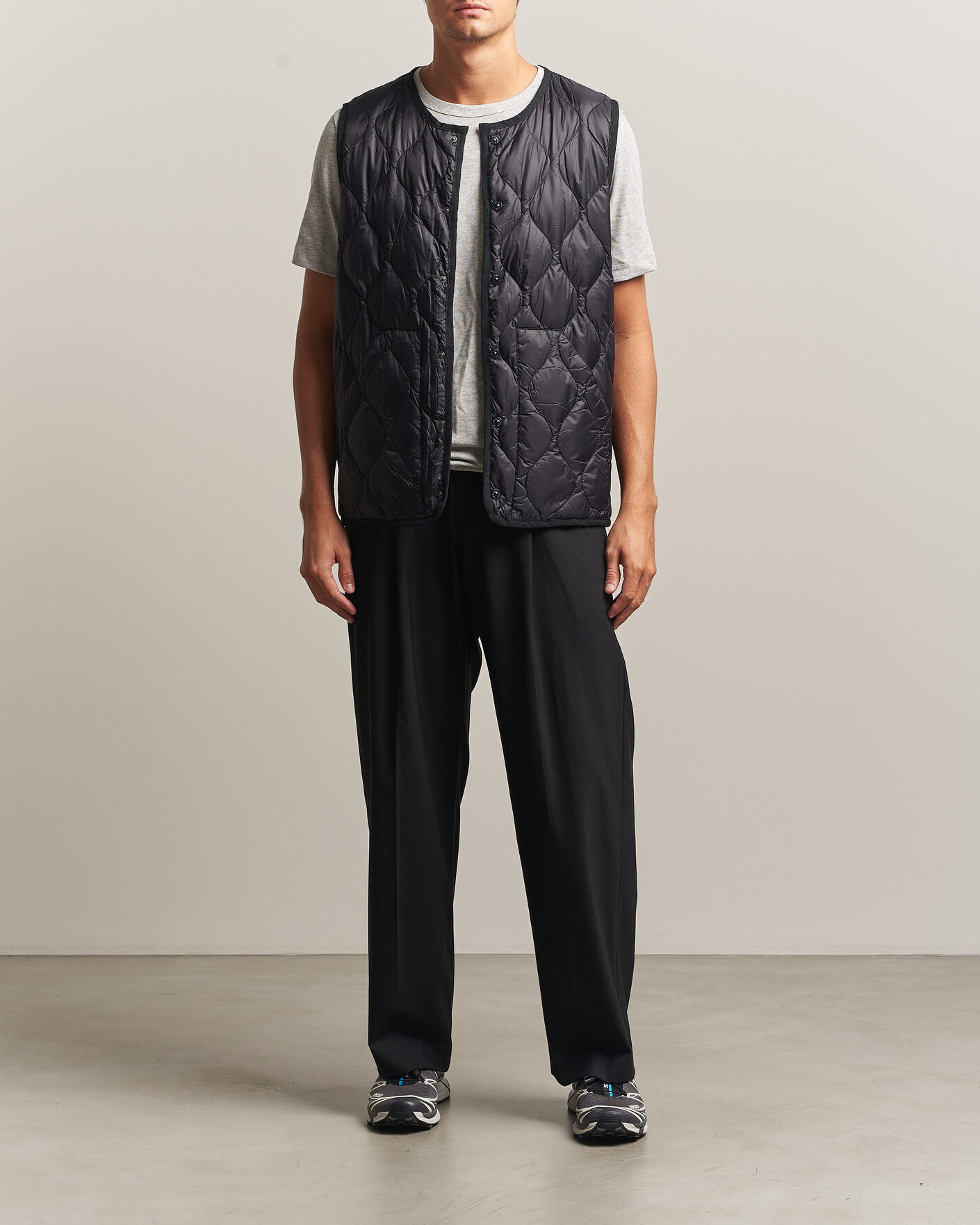 Herr | Västar | TAION | Military Crew Neck Down Vest Black