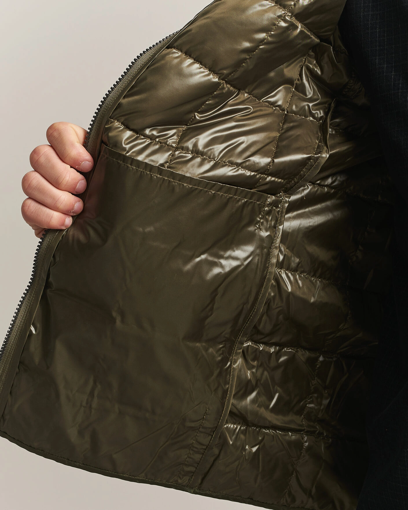 Herr | Jackor | TAION | High Neck Full Zip Lightweight Down Jacket Dark Olive