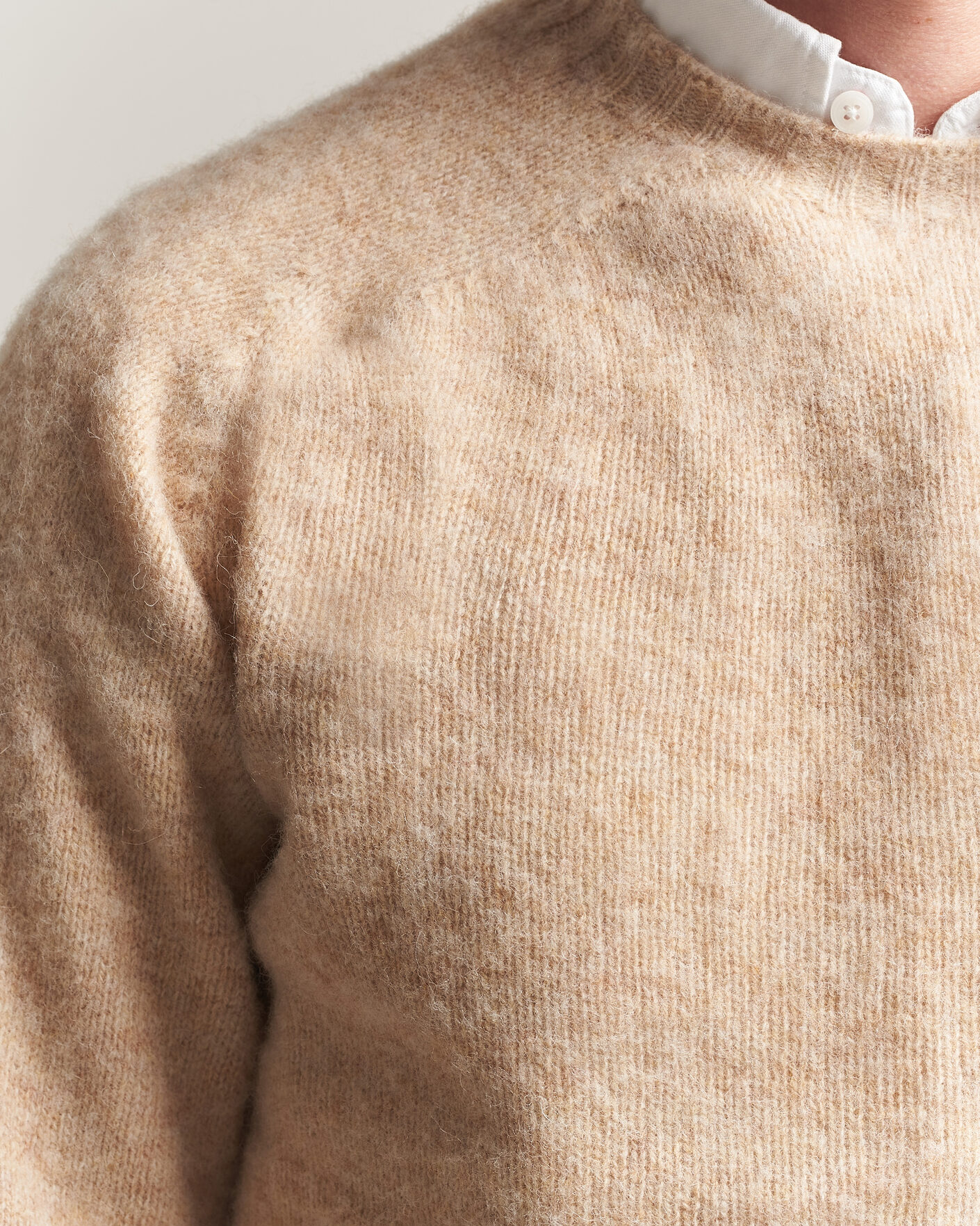 Herr | Tröjor | Harley Of Scotland | Brushed Supersoft Lambswool Crewneck Calico