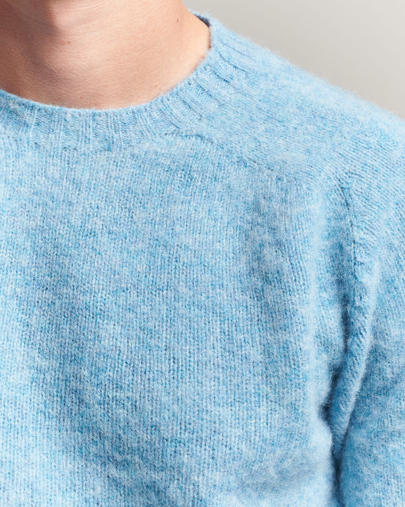Herr | Tröjor | Harley Of Scotland | Brushed Supersoft Lambswool Crewneck Loch Blue