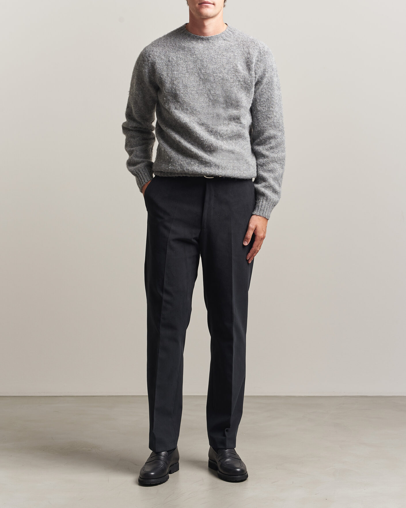 Herr | Tröjor | Harley Of Scotland | Brushed Supersoft Lambswool Crewneck Mid Grey