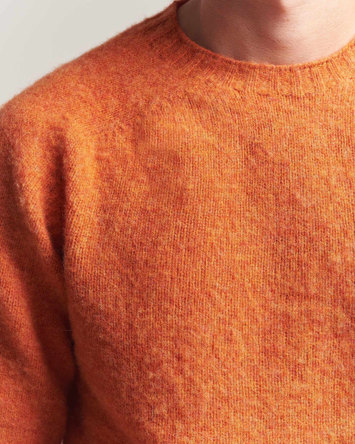 Herr | Tröjor | Harley Of Scotland | Brushed Supersoft Lambswool Crewneck Satsuma