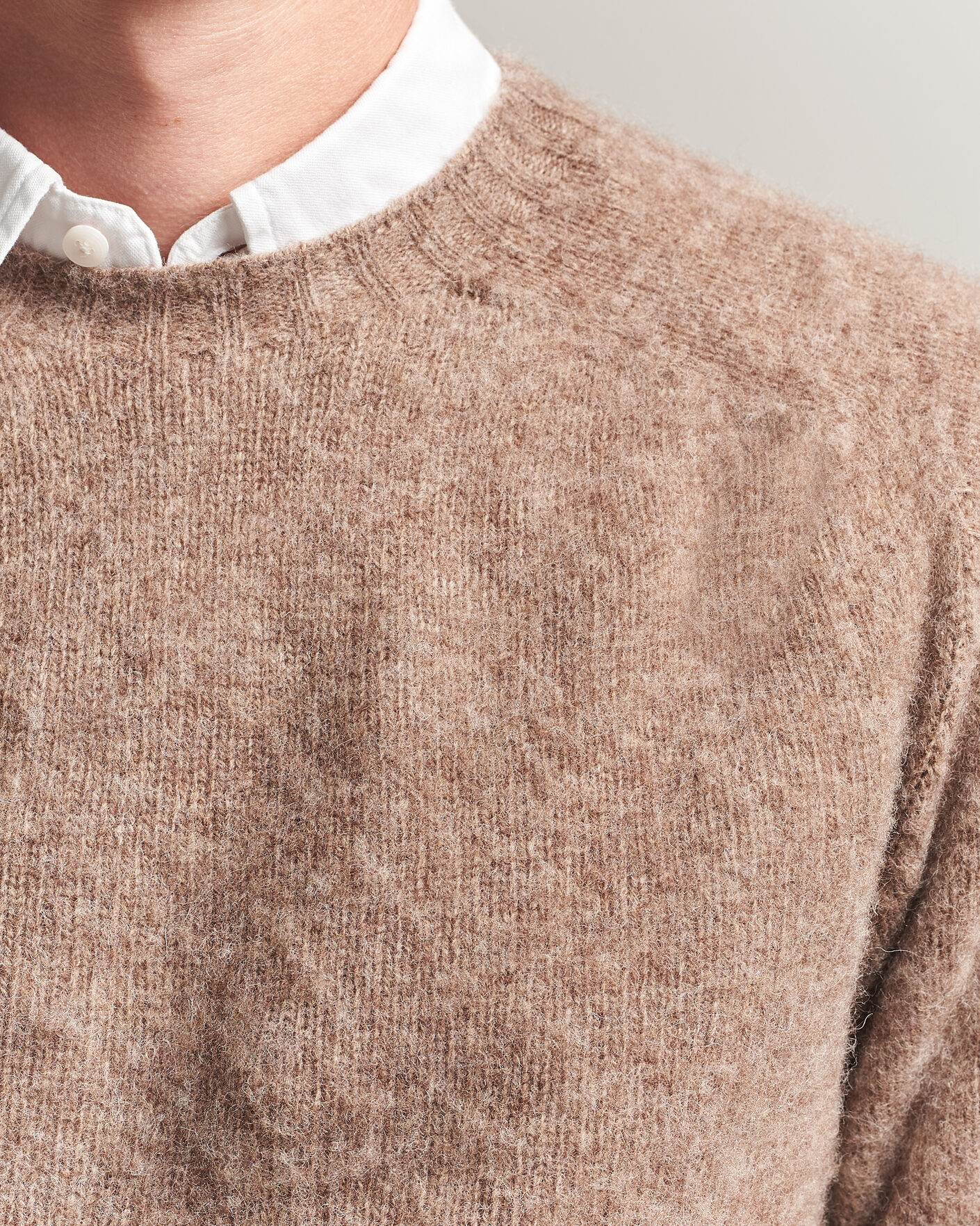 Herr | Tröjor | Harley Of Scotland | Brushed Supersoft Lambswool Crewneck Tundra