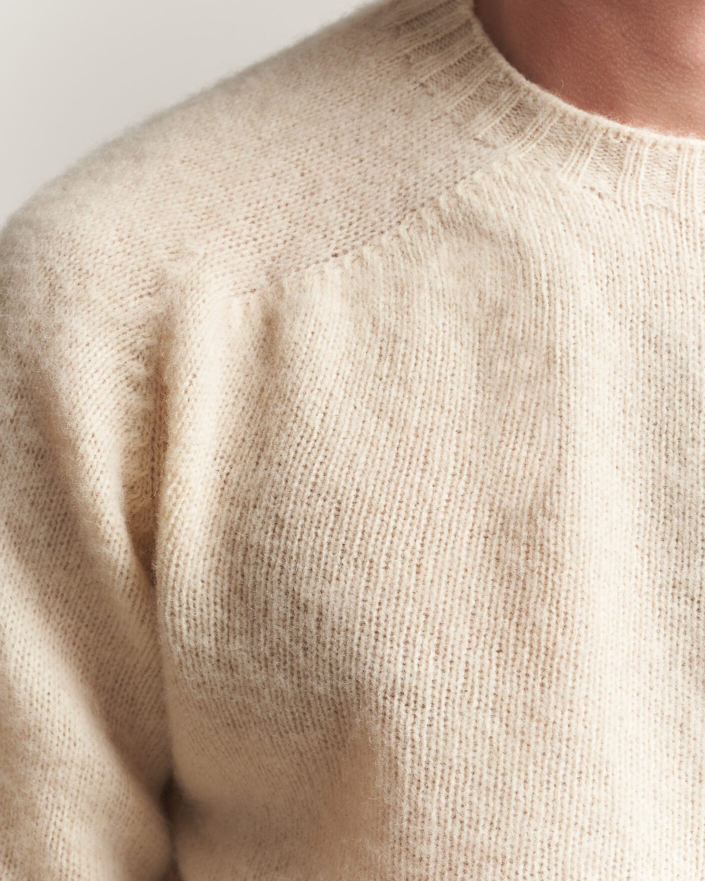 Herr | Tröjor | Harley Of Scotland | Brushed Supersoft Lambswool Crewneck Vanilla