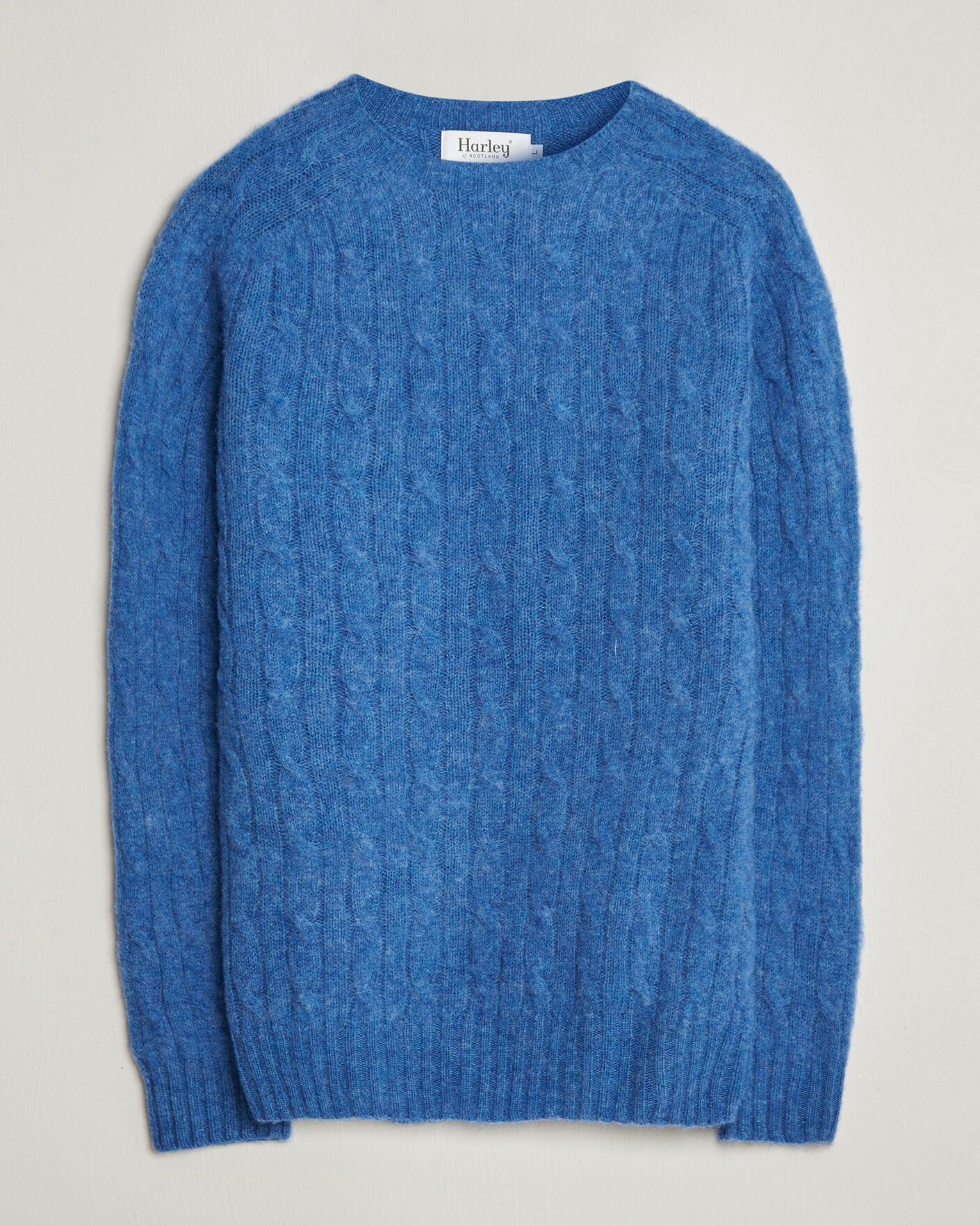 Herr | Tröjor | Harley Of Scotland | Brushed Supersoft Lambswool Cable Cobalt
