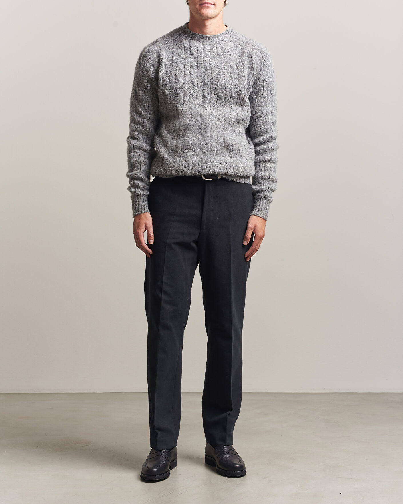 Herr | Tröjor | Harley Of Scotland | Brushed Supersoft Lambswool Cable Mid Grey