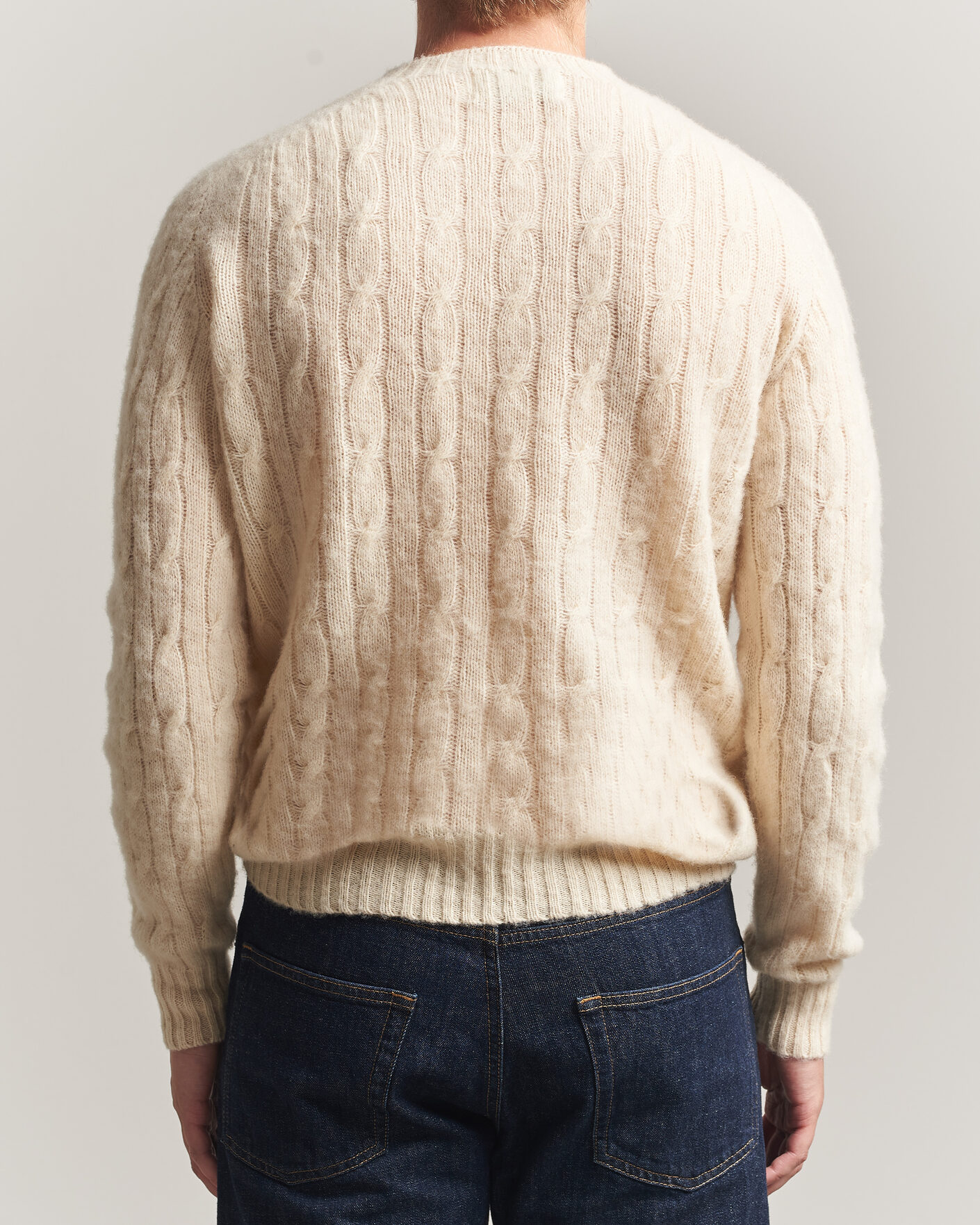 Herr | Tröjor | Harley Of Scotland | Brushed Supersoft Lambswool Cable Vanilla