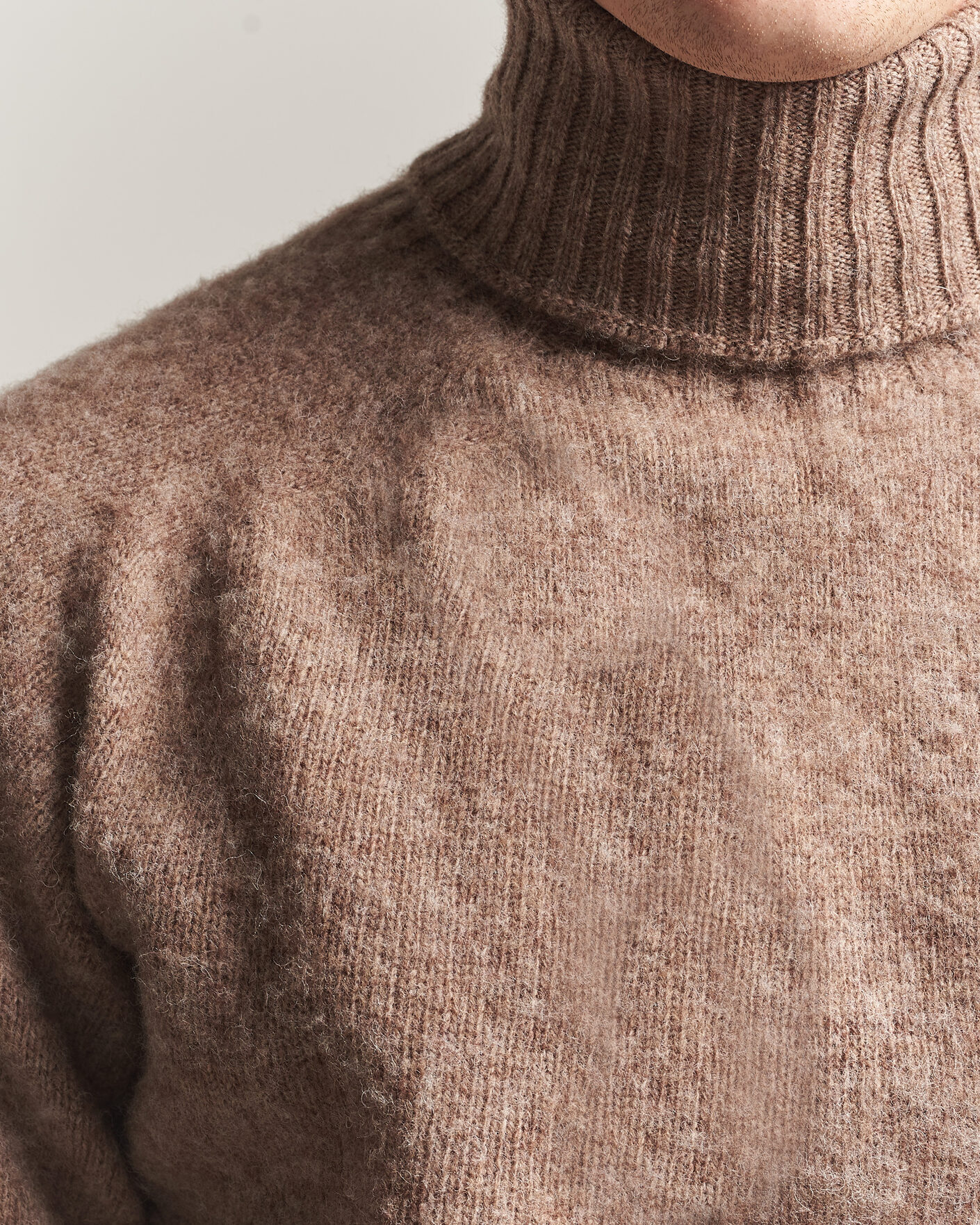 Herr | Tröjor | Harley Of Scotland | Brushed Supersoft Lambswool Rollneck Tundra