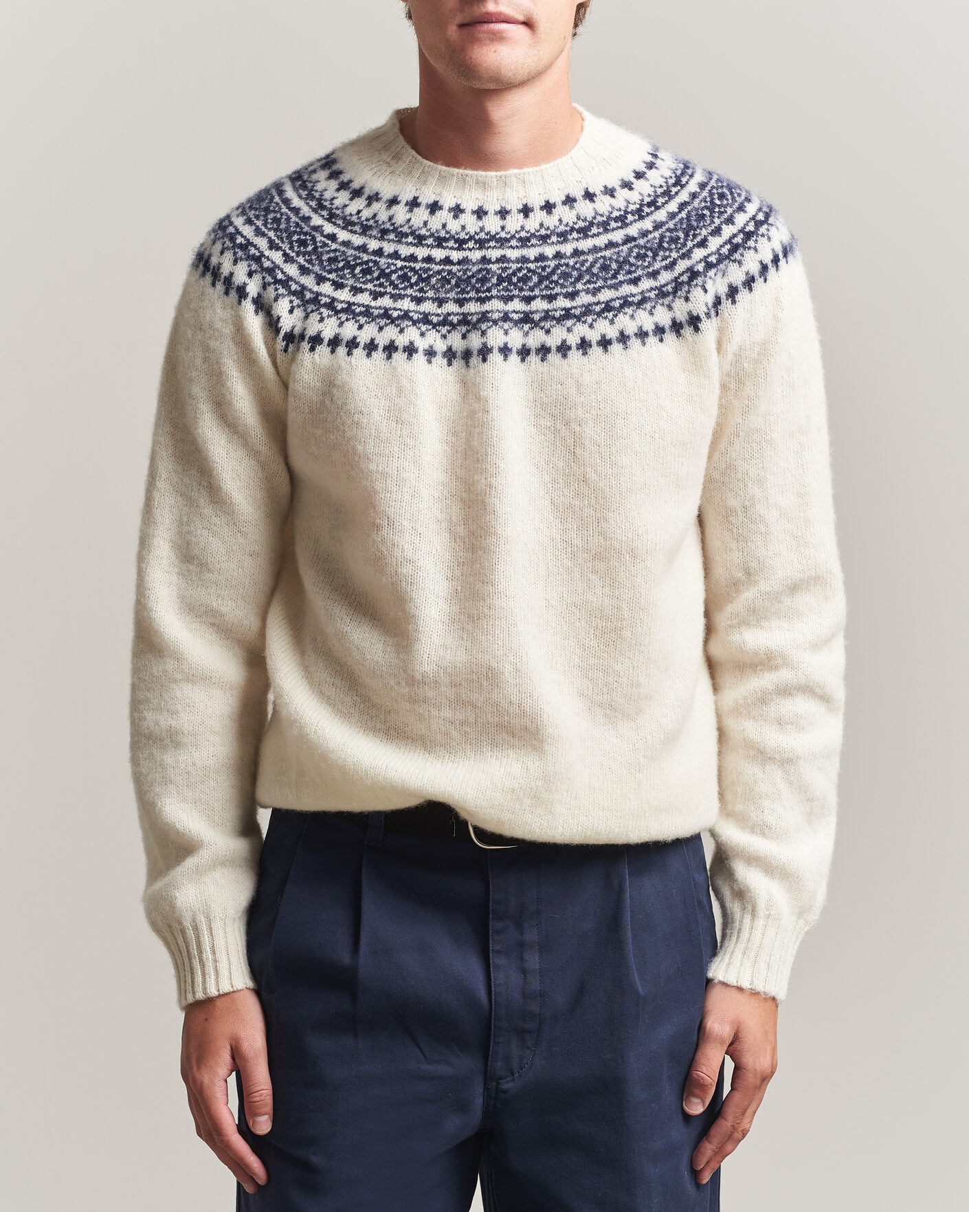 Herr | Tröjor | Harley Of Scotland | Brushed Supersoft Lambswool Yolk Fairisle Snow White/Navy