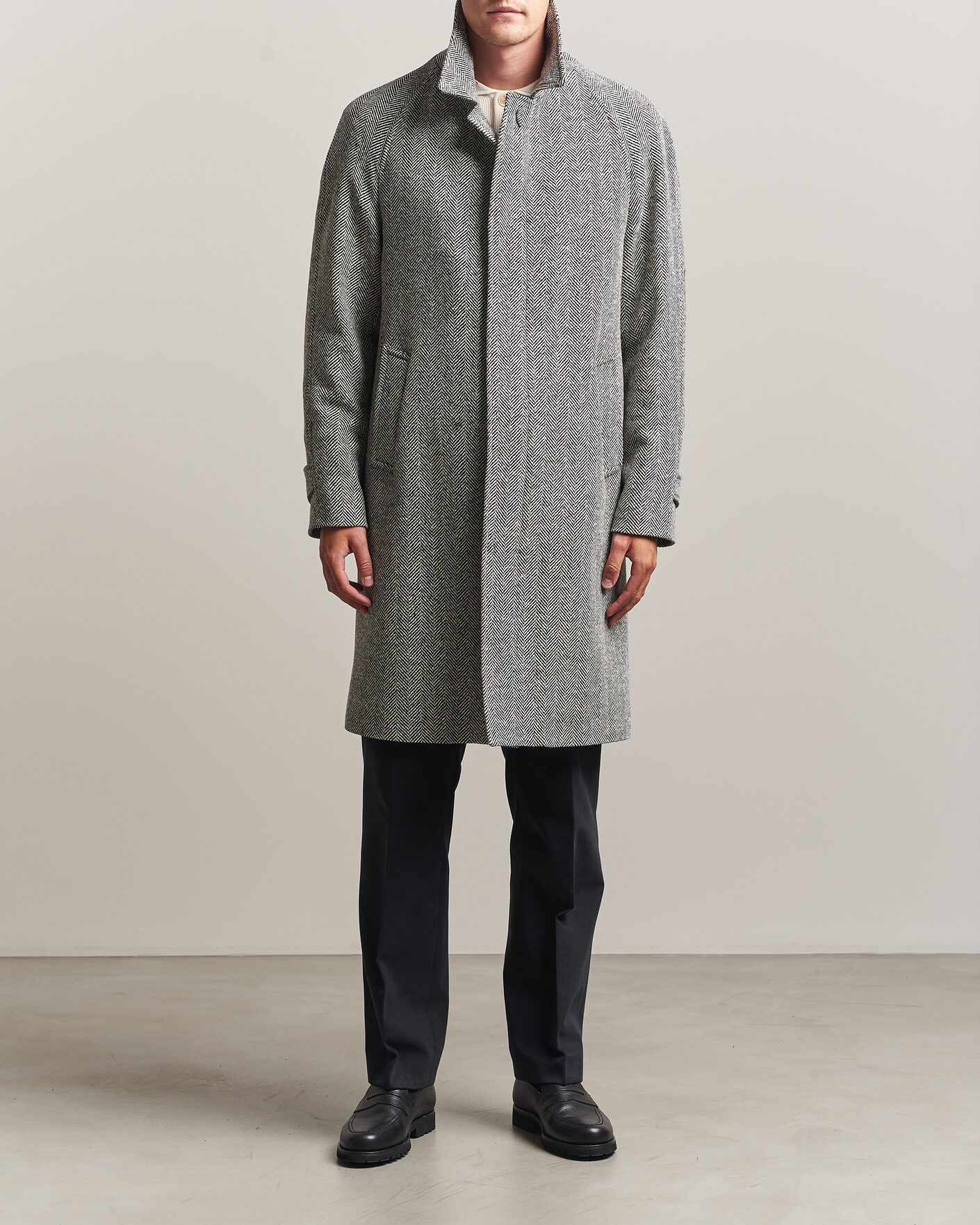 Herr | Jackor | Lardini | Wool Herringbone Raglan Coat Dark Grey