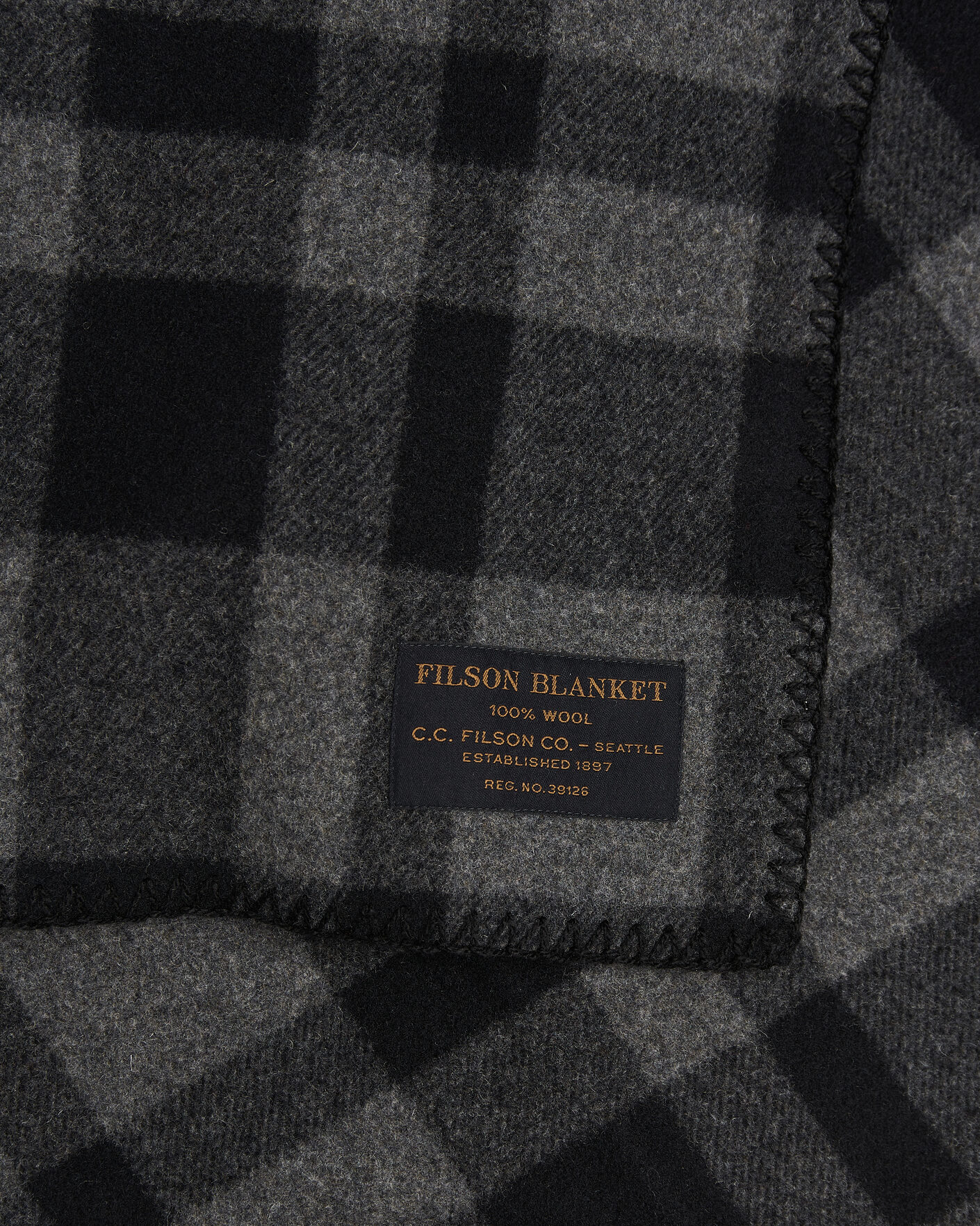 Herr | Textilier | Filson | Mackinaw Wool Blanket Charcoal