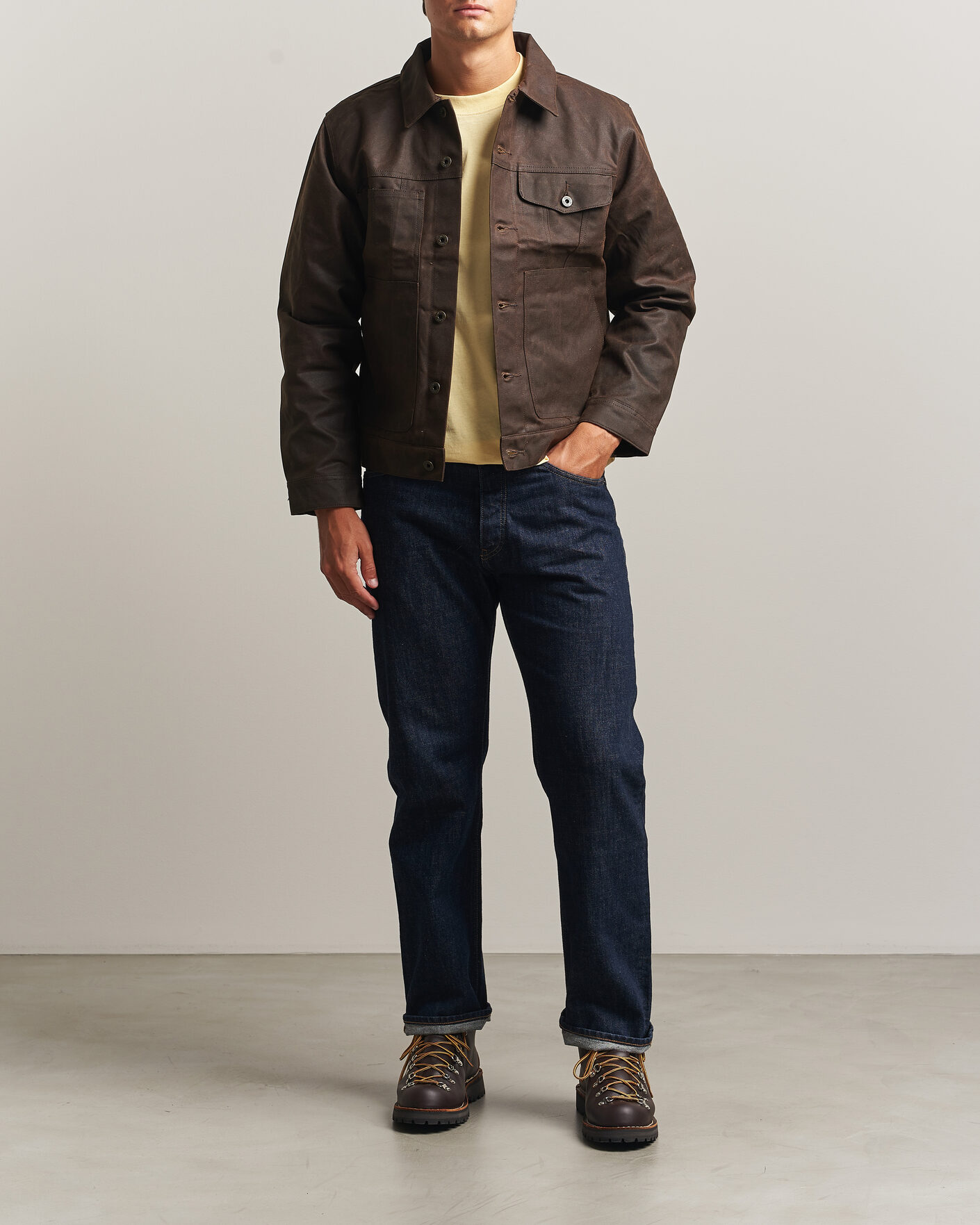 Herr | Jackor | Filson | Short Lined Tin Cloth Cruiser Dark Brown