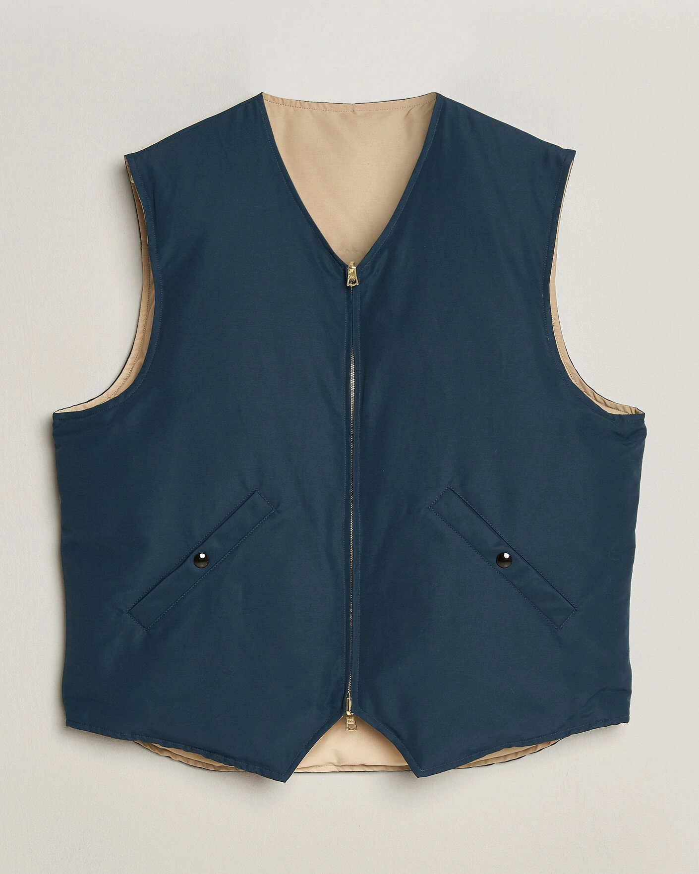 Herr | Västar | Drake's | Reversible Down Vest Petrol/Ecru