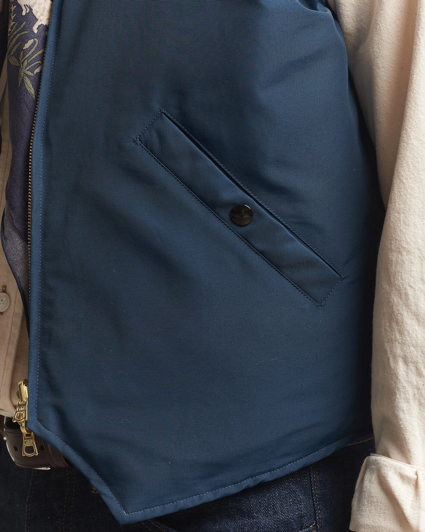 Herr | Västar | Drake's | Reversible Down Vest Petrol/Ecru