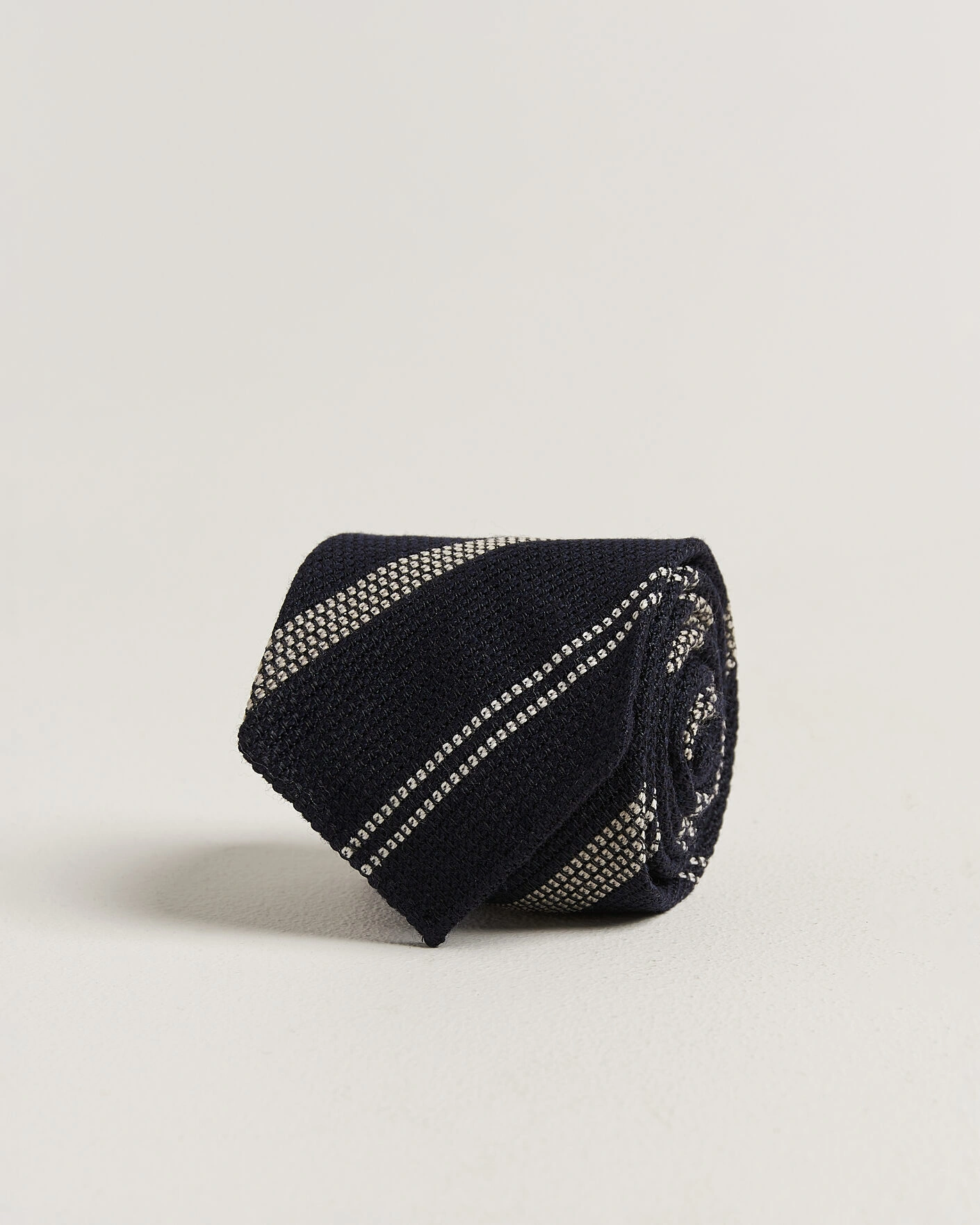 Herr | Slipsar | Drake's | Striped Grenadine Tie Navy/White