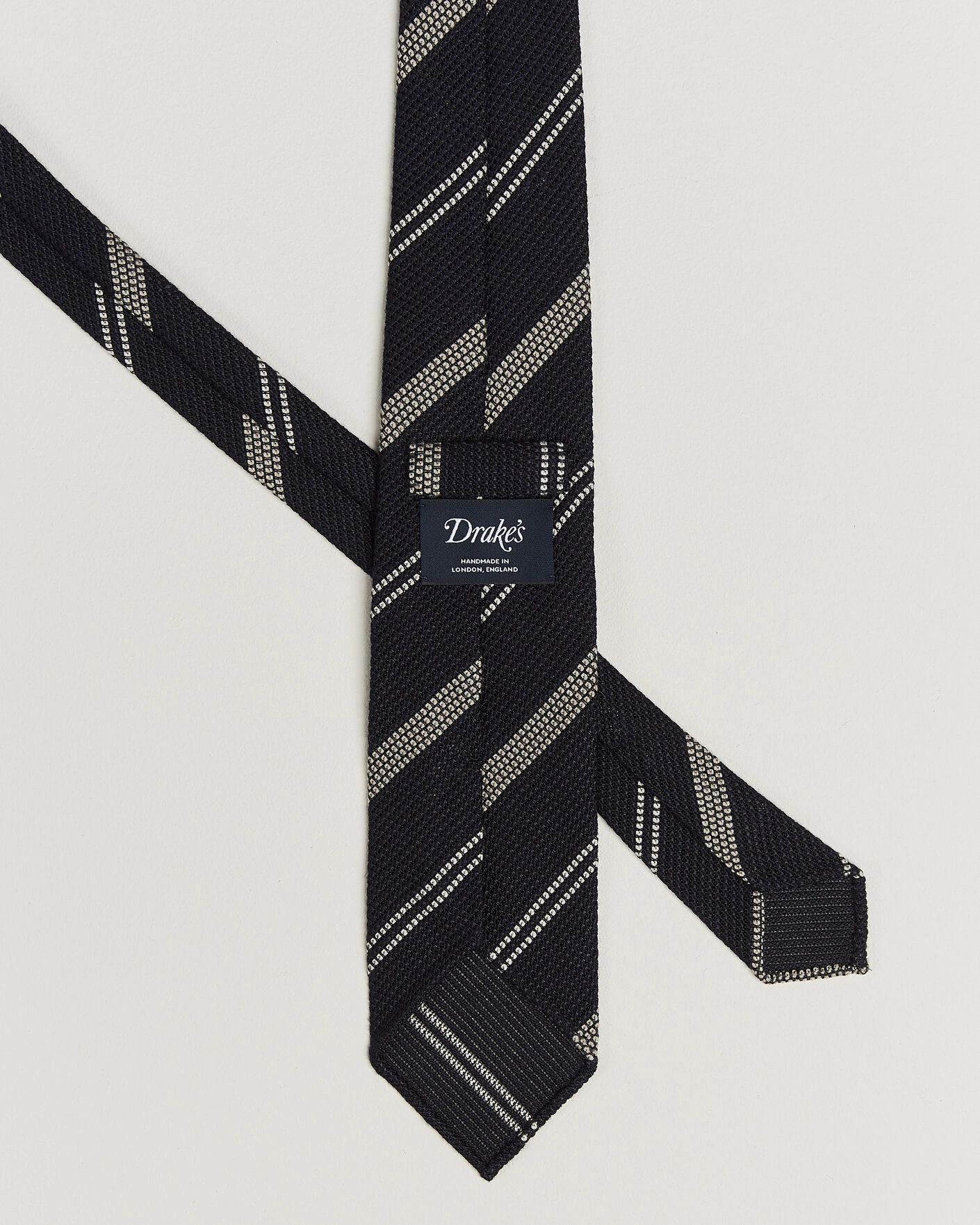 Herr | Slipsar | Drake's | Striped Grenadine Tie Navy/White