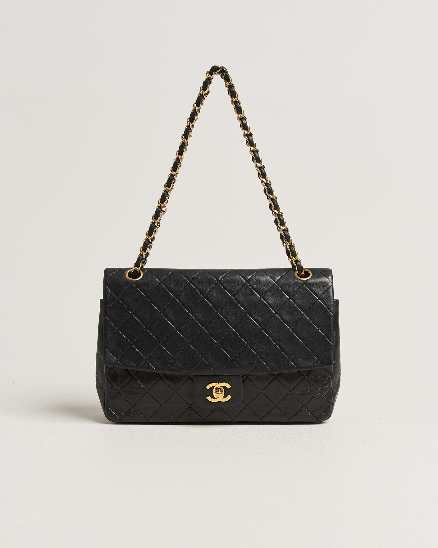 Herr | Pre-Owned & Vintage Bags | Chanel Pre-Owned | Vintage Classic Flap Bag Lambskin Black