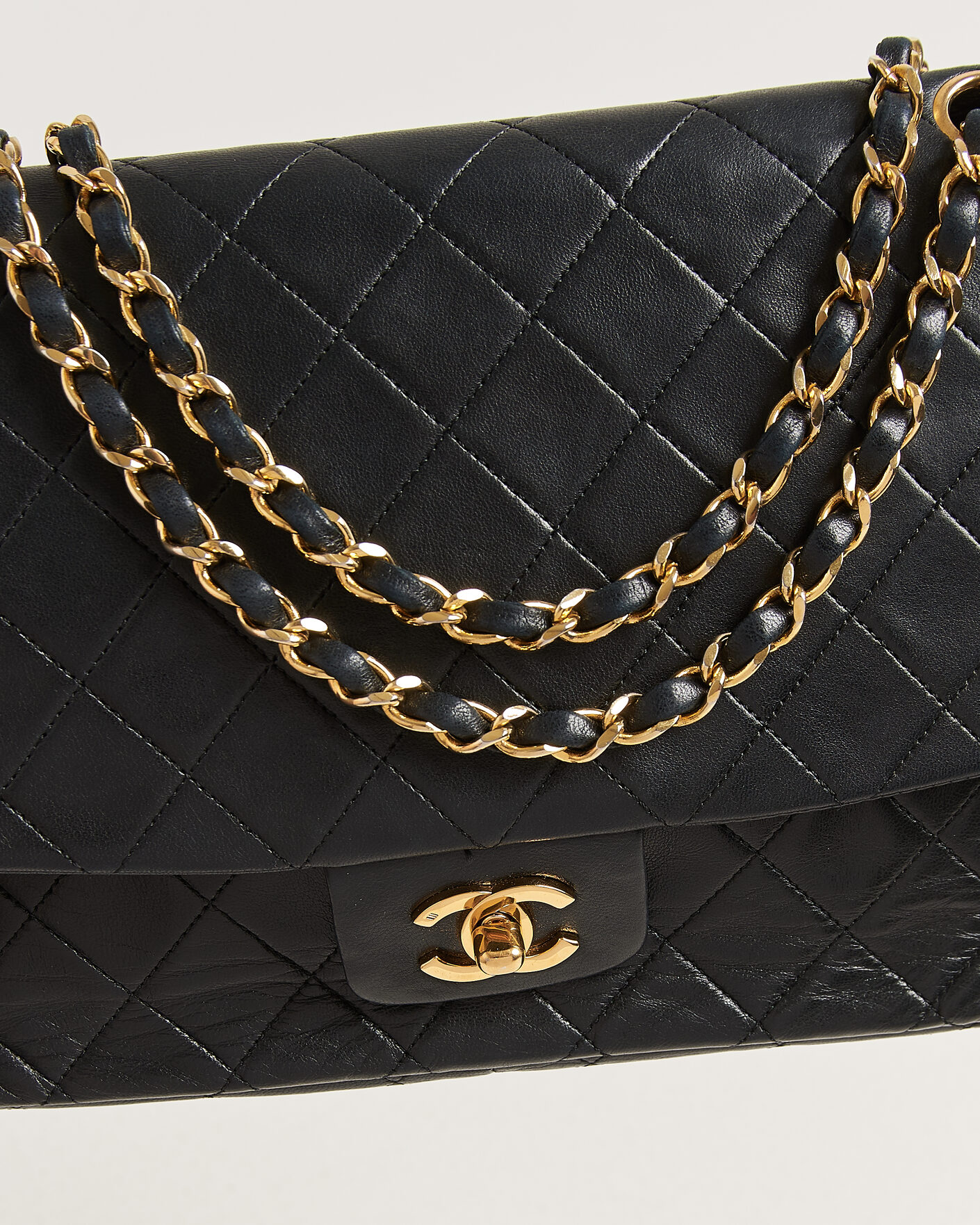 Herr | Pre-Owned & Vintage Bags | Chanel Pre-Owned | Vintage Classic Flap Bag Lambskin Black