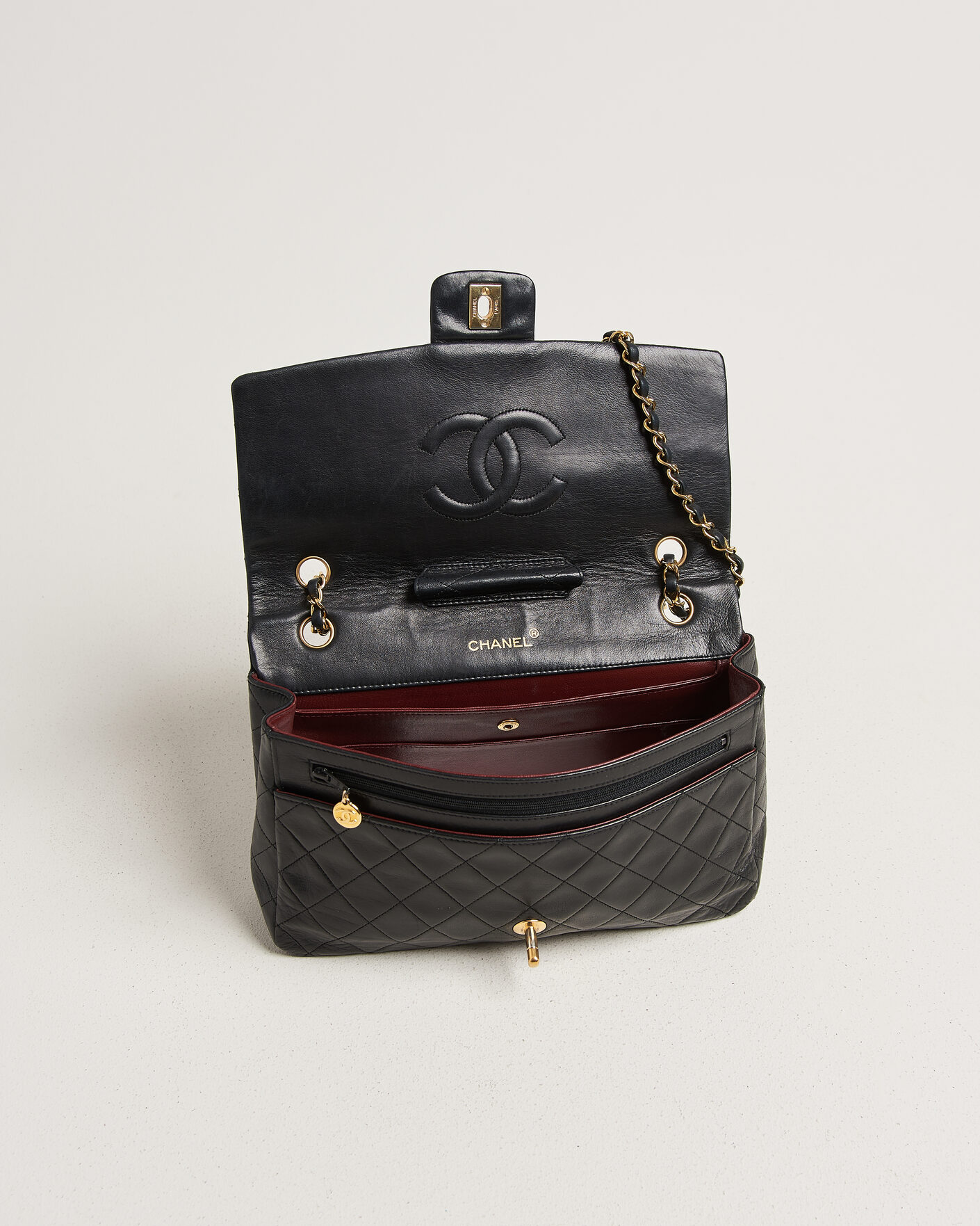 Herr | Pre-Owned & Vintage Bags | Chanel Pre-Owned | Vintage Classic Flap Bag Lambskin Black