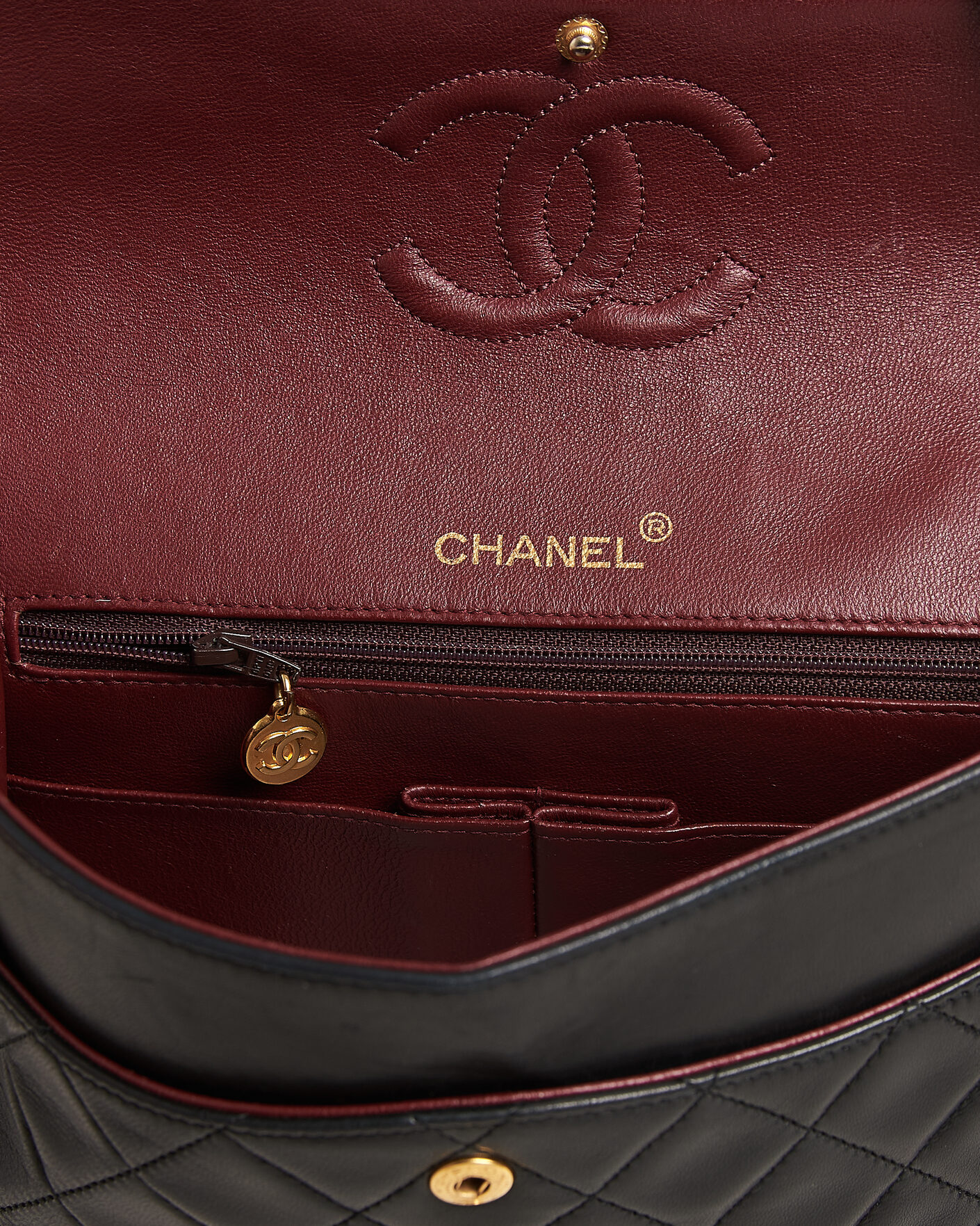 Herr | Pre-Owned & Vintage Bags | Chanel Pre-Owned | Classic Medium Square Double Flap Bag Lambskin Black