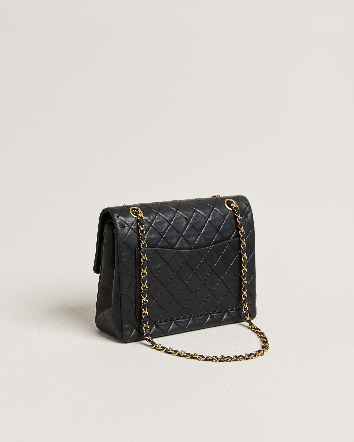 Herr | Pre-Owned & Vintage Bags | Chanel Pre-Owned | Classic Medium Square Double Flap Bag Lambskin Black