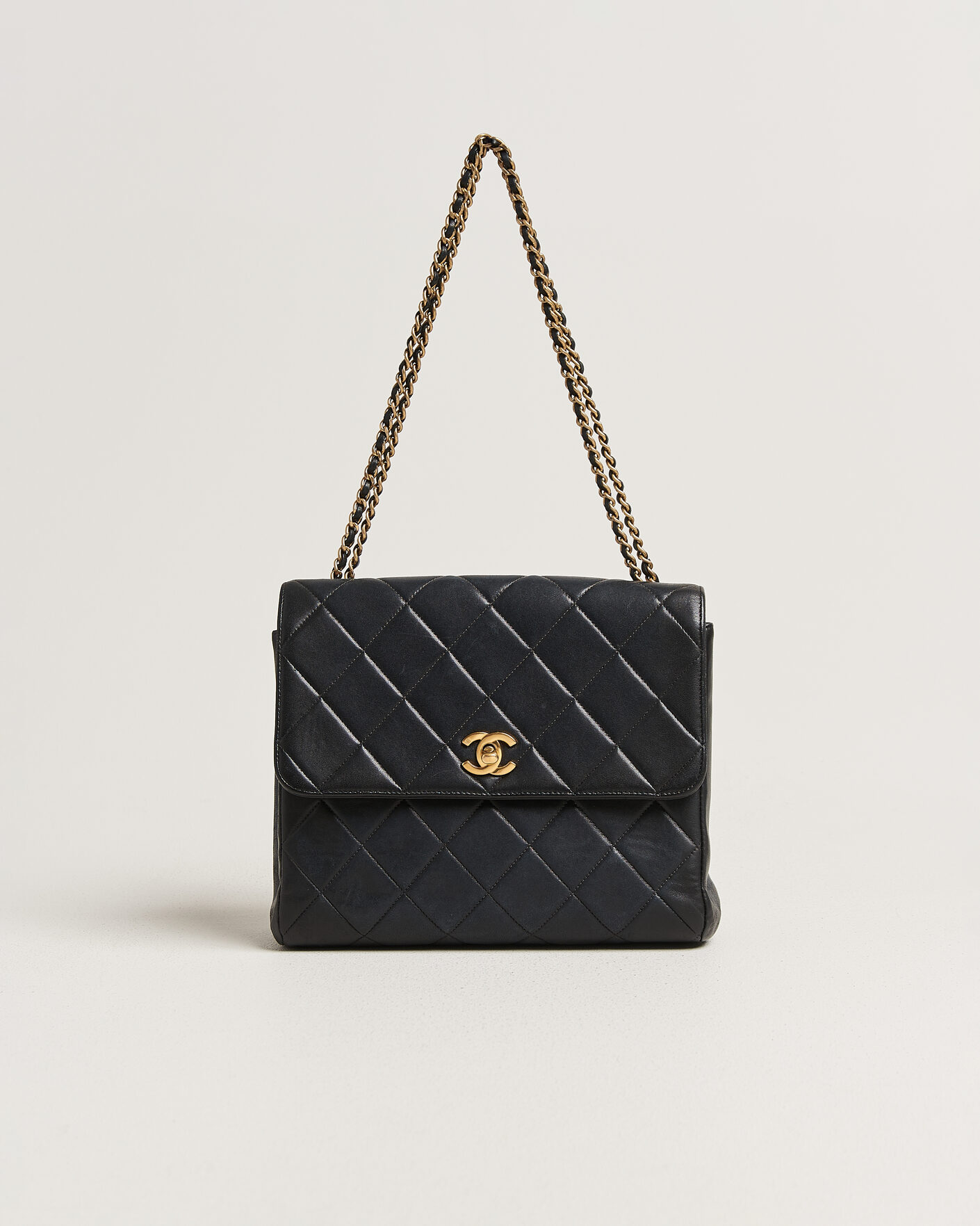 Herr | Pre-Owned & Vintage Bags | Chanel Pre-Owned | Single Flap Bag Lambskin Black