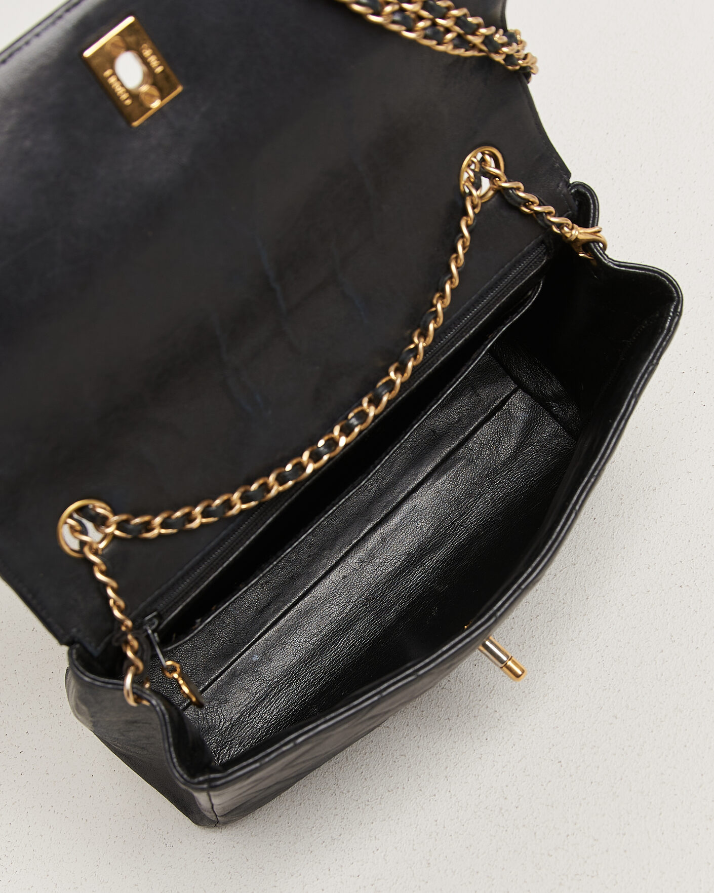 Herr | Pre-Owned & Vintage Bags | Chanel Pre-Owned | Single Flap Bag Lambskin Black