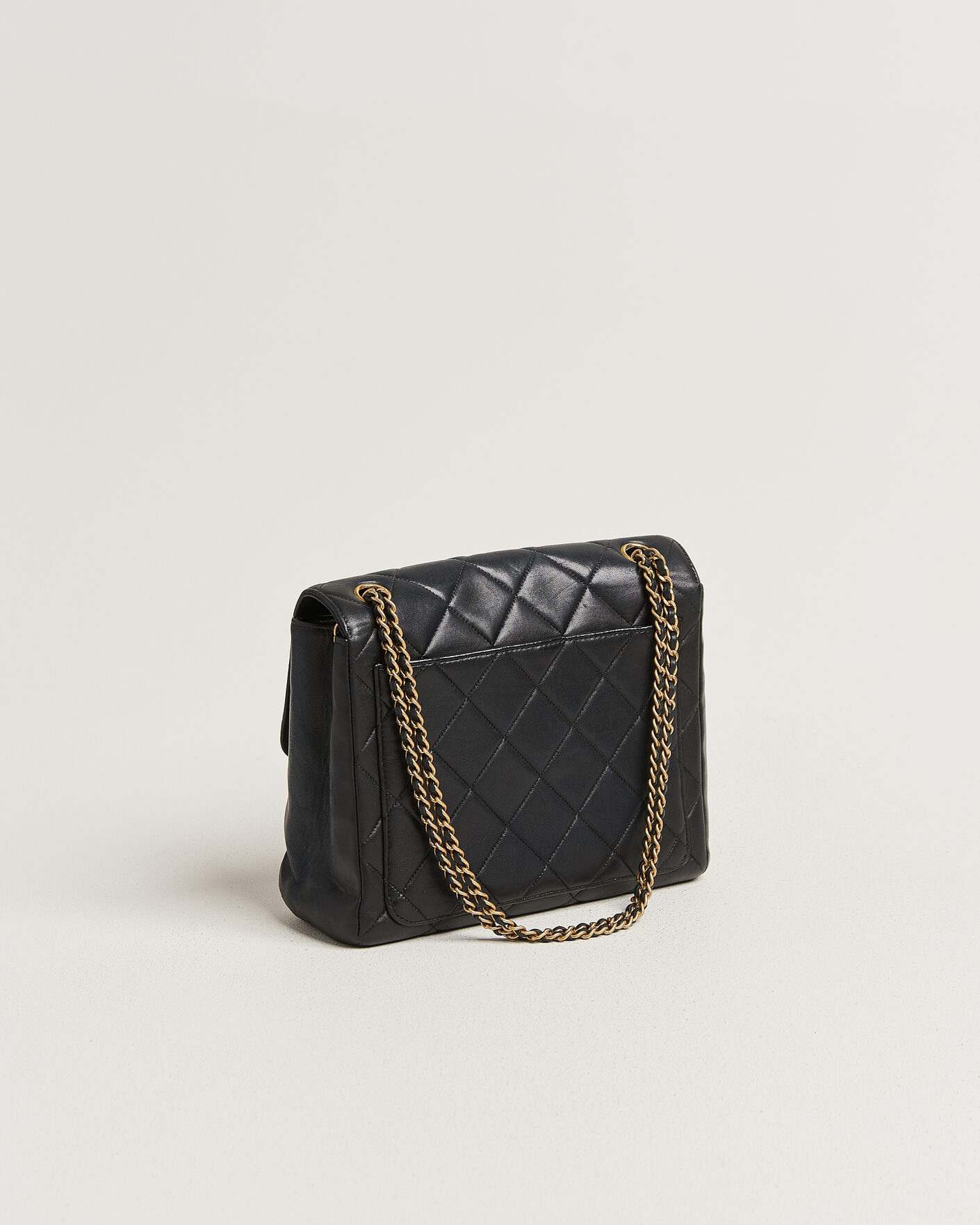 Herr | Pre-Owned & Vintage Bags | Chanel Pre-Owned | Single Flap Bag Lambskin Black
