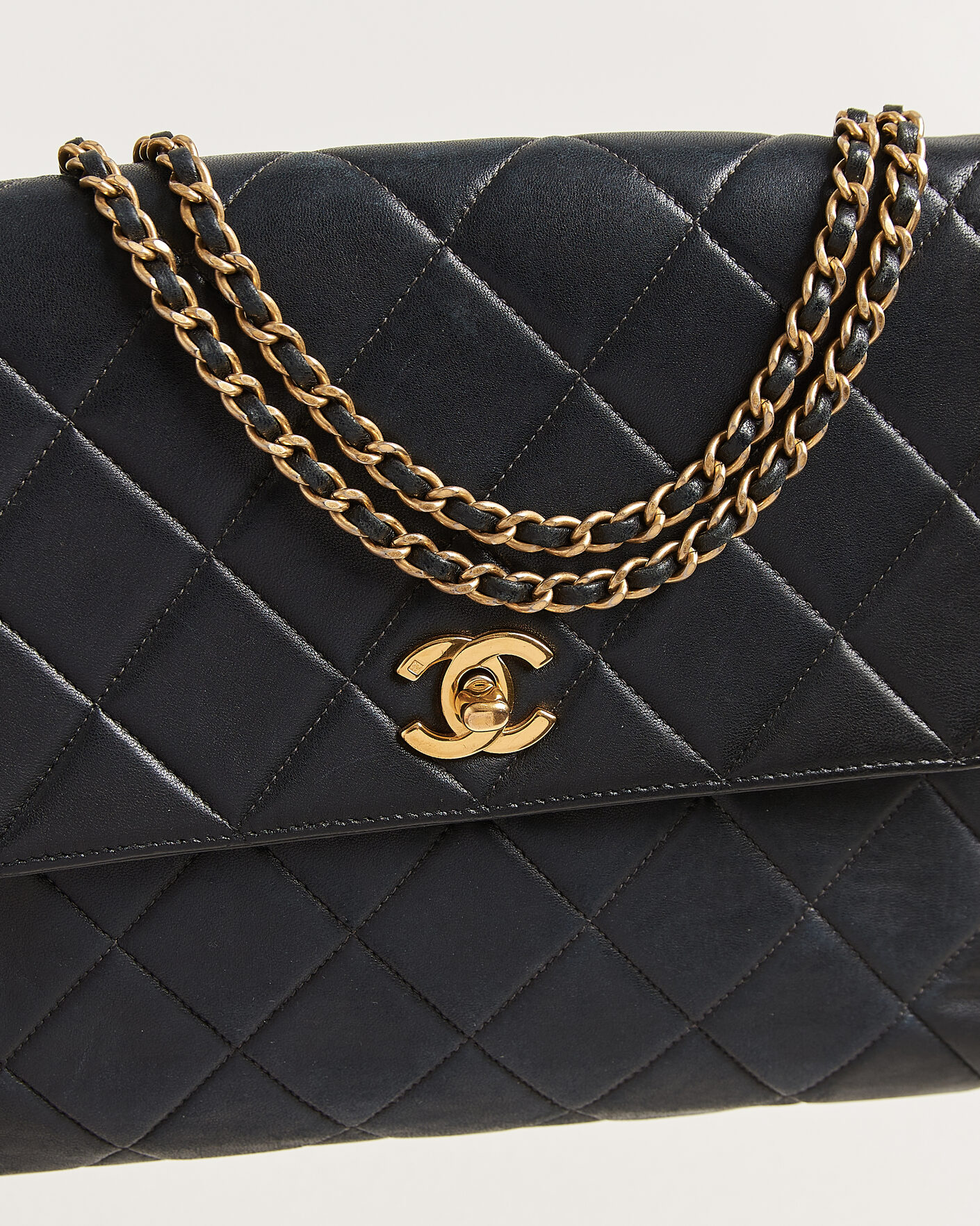 Herr | Pre-Owned & Vintage Bags | Chanel Pre-Owned | Single Flap Bag Lambskin Black