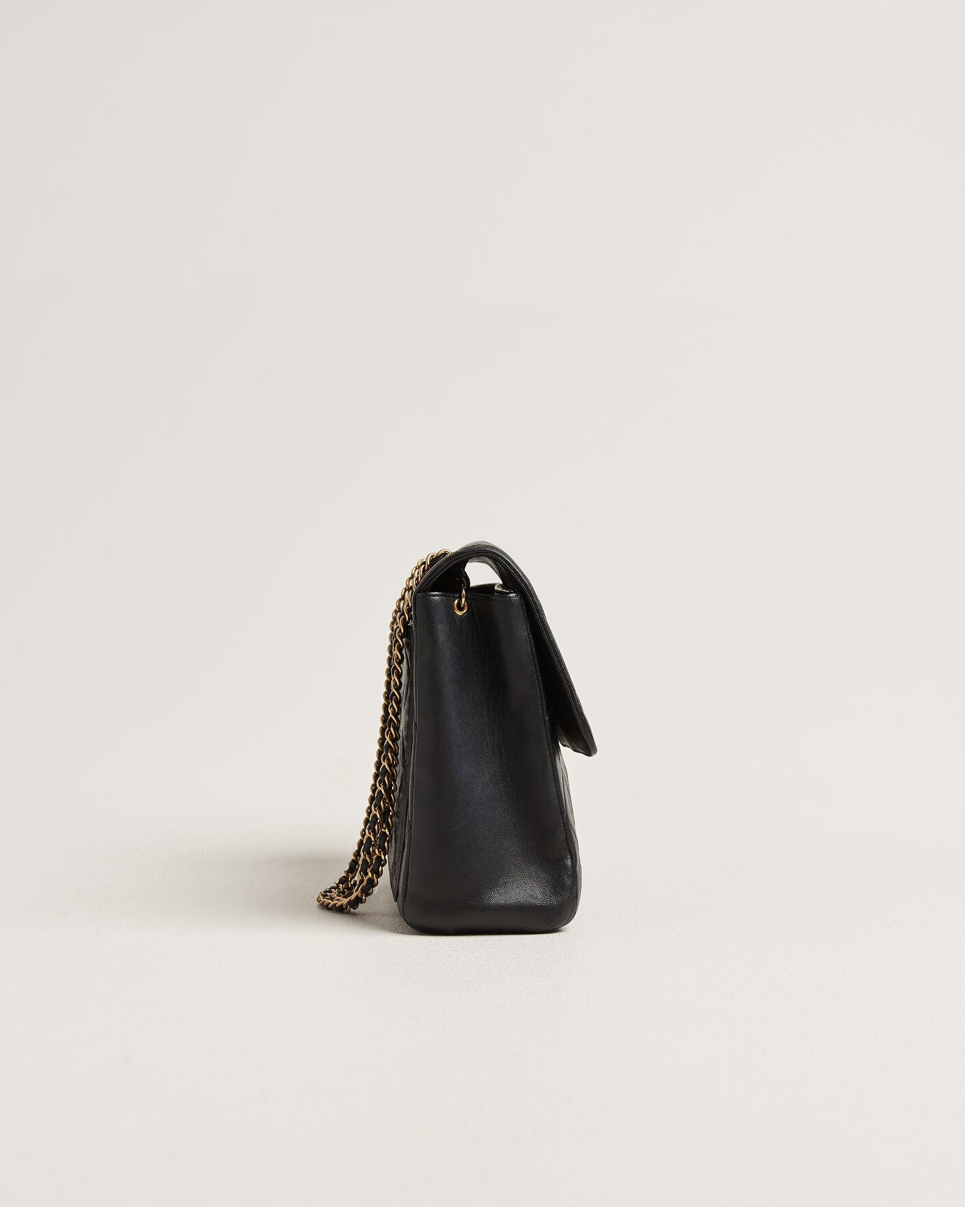 Herr | Pre-Owned & Vintage Bags | Chanel Pre-Owned | Single Flap Bag Lambskin Black