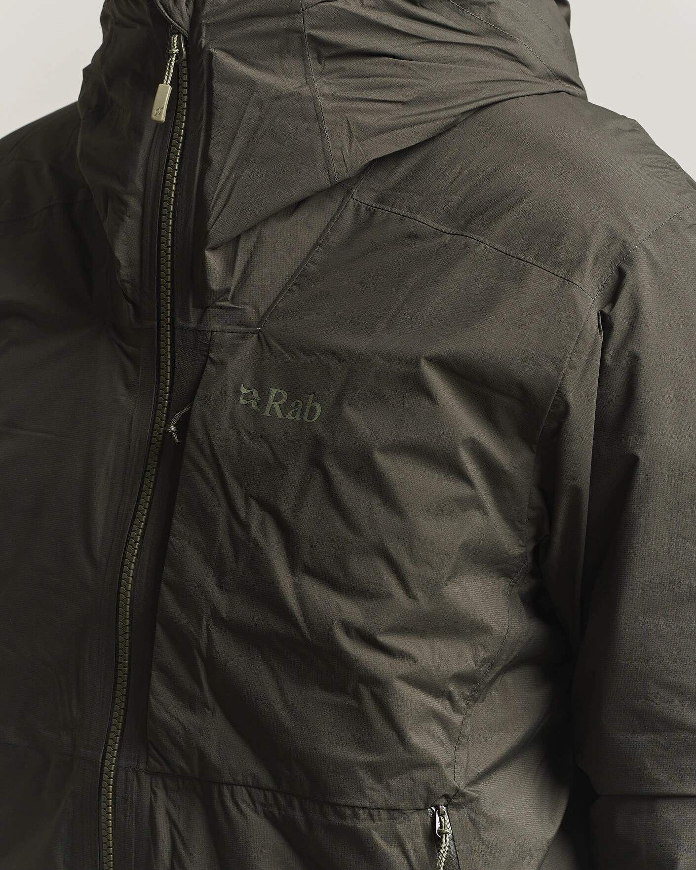 Herr | Jackor | Rab | Microlight Waterproof Shield Jacket Dark Army