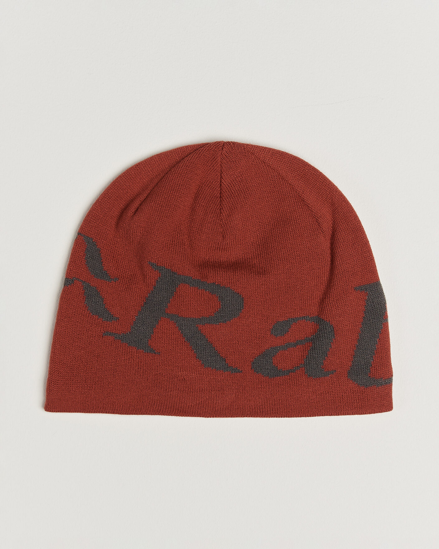Herr | Mössor | Rab | Logo Beanie Tuscan Red/Graphene