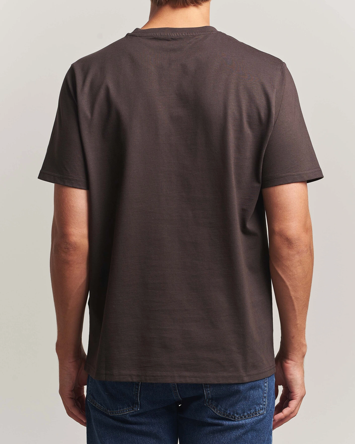 Herr | T-Shirts | KnowledgeCotton Apparel | Loke Badge T-Shirt Chocolate Torte