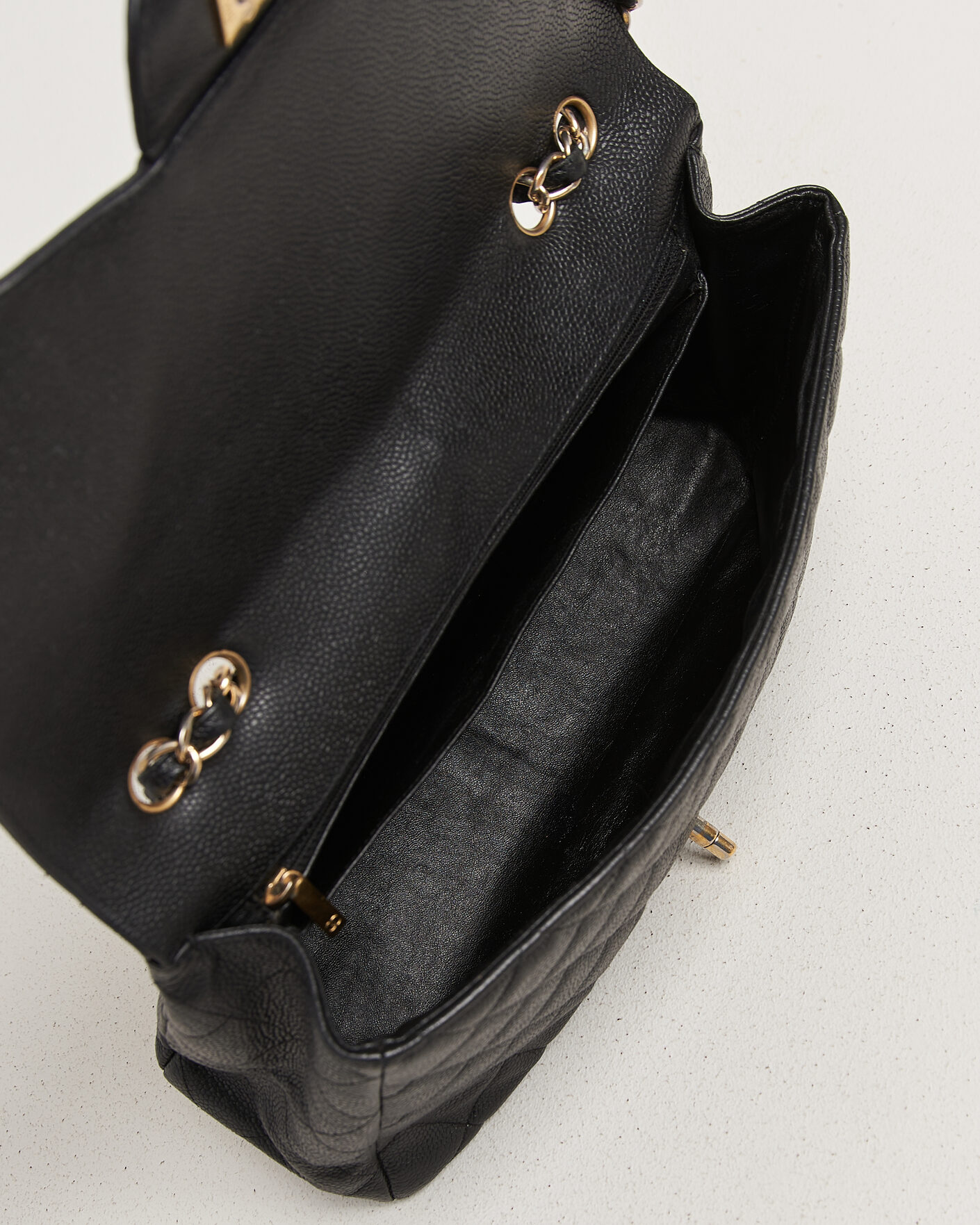 Herr | Pre-Owned & Vintage Bags | Chanel Pre-Owned | Classic Jumbo Single Flap Bag Caviar Black
