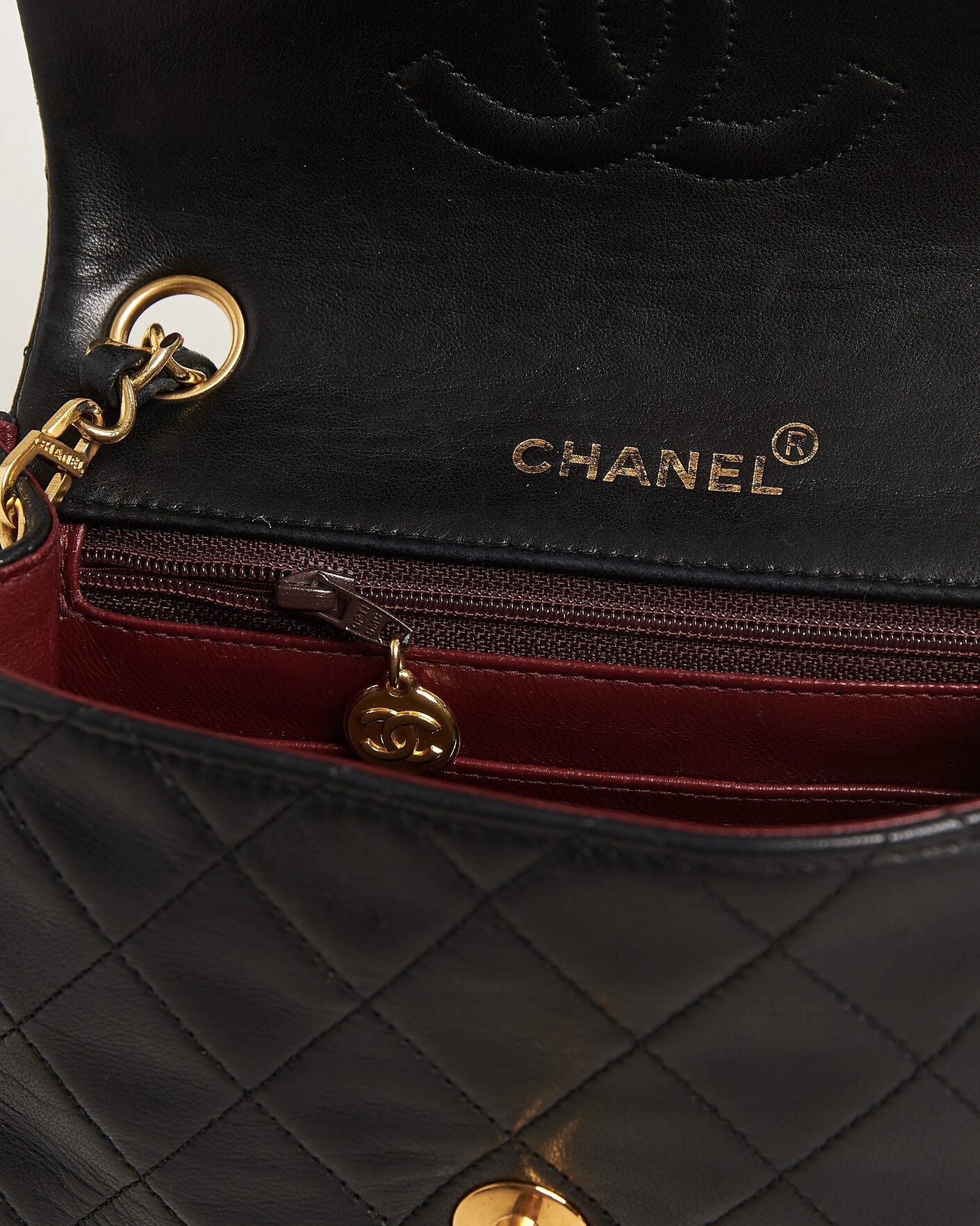 Herr | Pre-Owned & Vintage Bags | Chanel Pre-Owned | Classic Mini Square Single Flap Bag Lambskin Black
