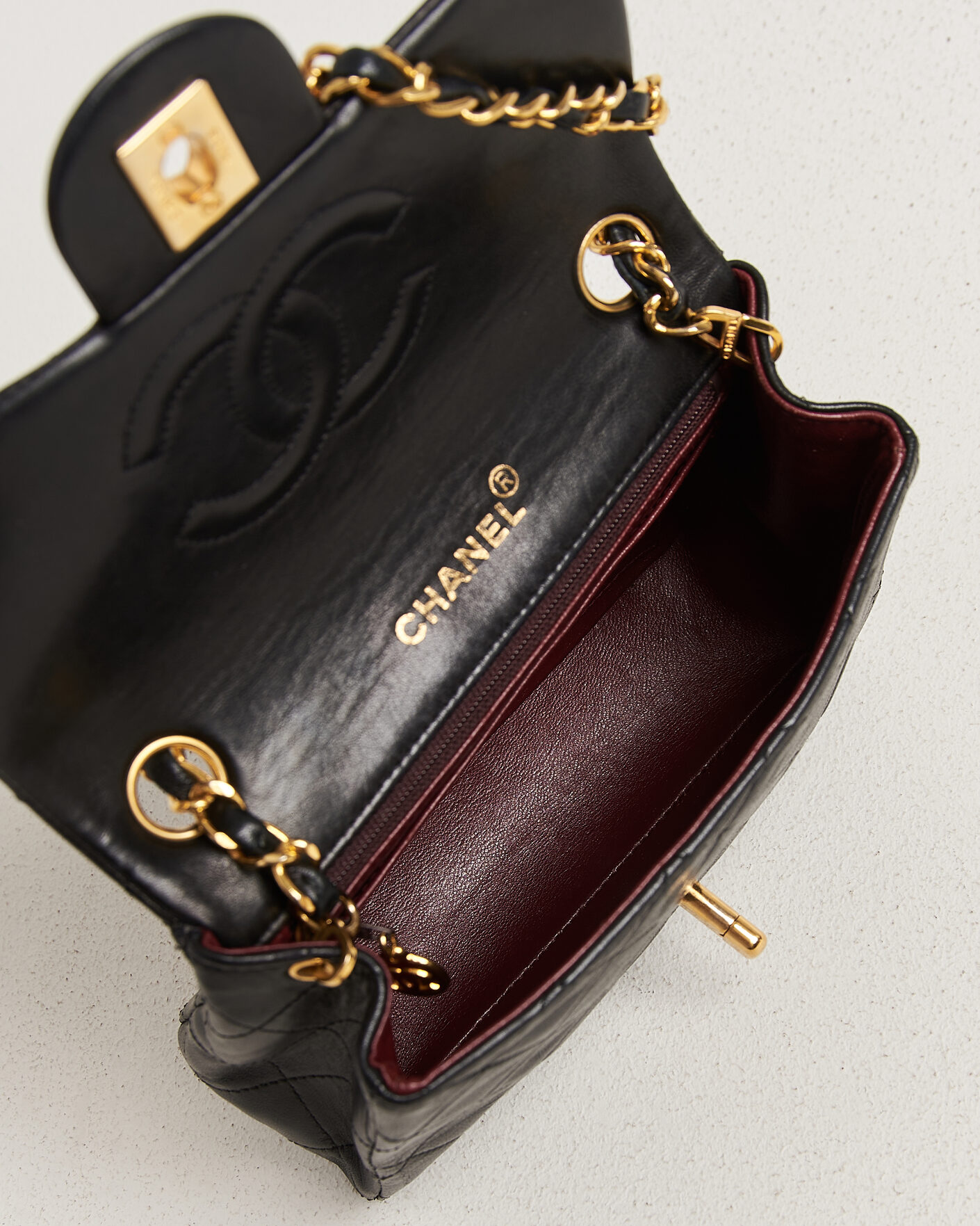 Herr | Pre-Owned & Vintage Bags | Chanel Pre-Owned | Classic Mini Square Single Flap Bag Lambskin Black