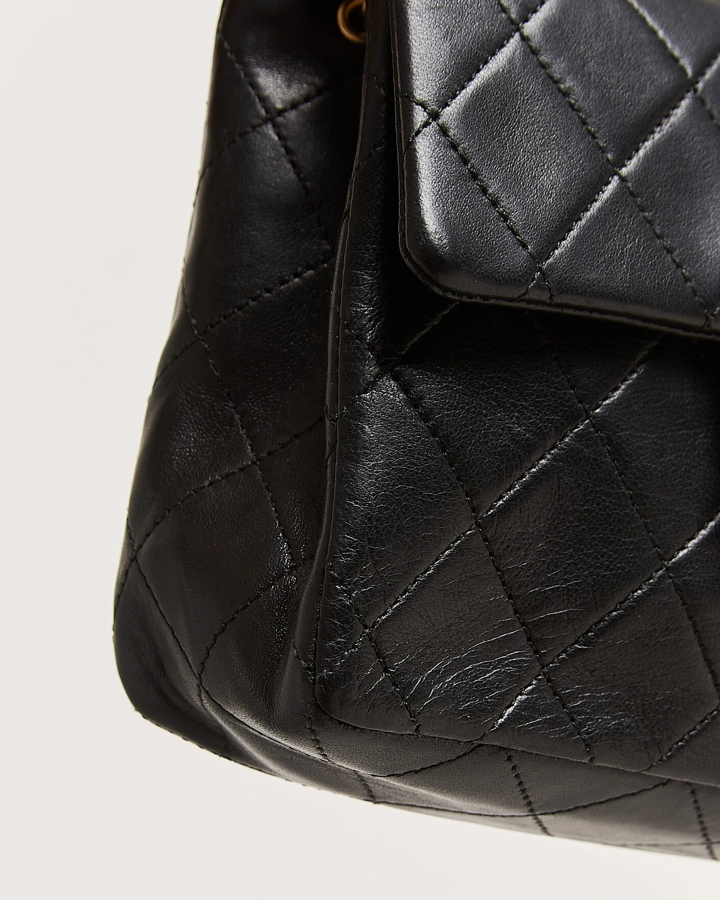 Herr | Pre-Owned & Vintage Bags | Chanel Pre-Owned | Classic Mini Square Single Flap Bag Lambskin Black