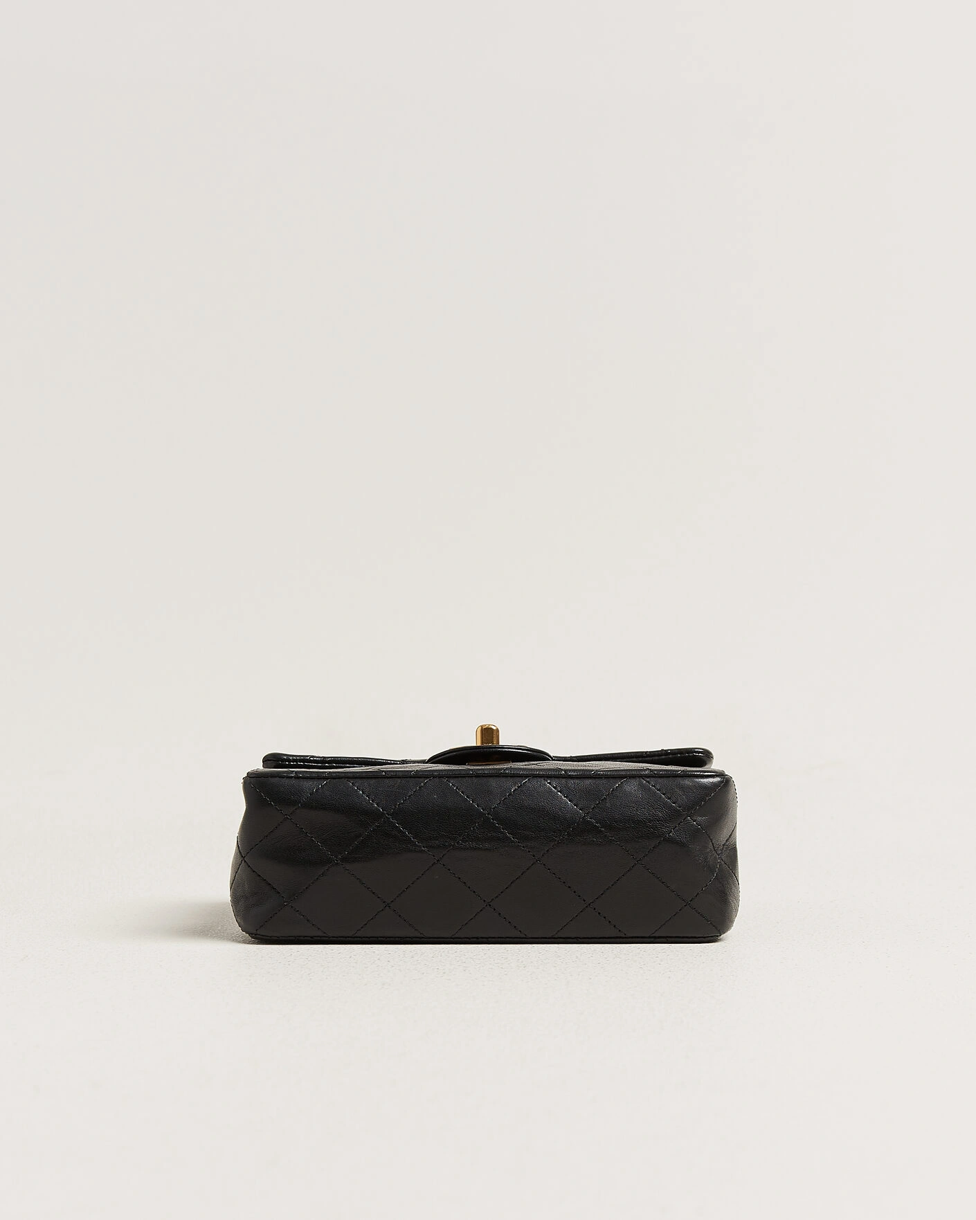 Herr | Pre-Owned & Vintage Bags | Chanel Pre-Owned | Classic Mini Square Single Flap Bag Lambskin Black