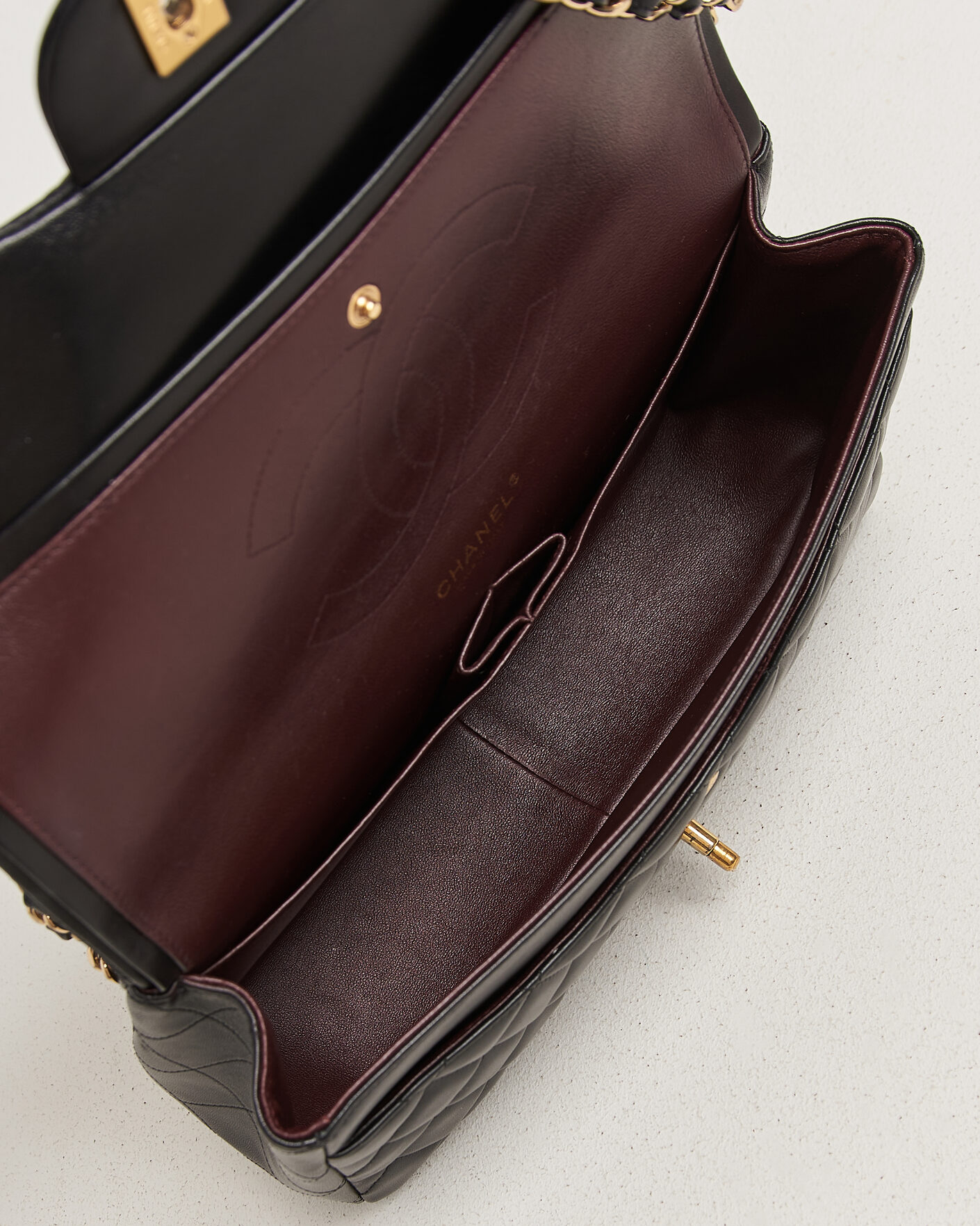Herr | Pre-Owned & Vintage Bags | Chanel Pre-Owned | Classic Jumbo Double Flap Bag Lambskin Black