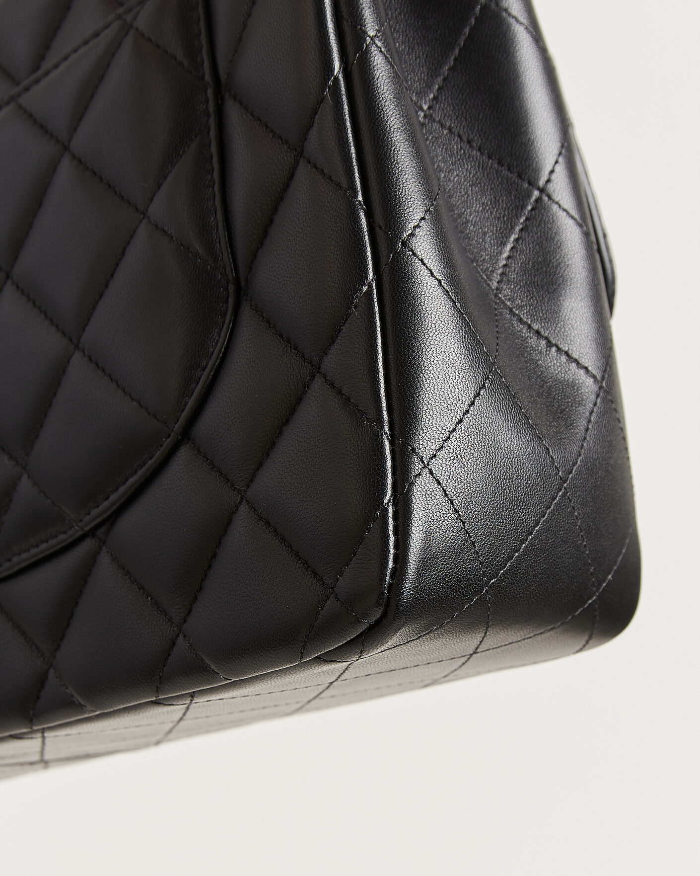 Herr | Pre-Owned & Vintage Bags | Chanel Pre-Owned | Classic Jumbo Double Flap Bag Lambskin Black