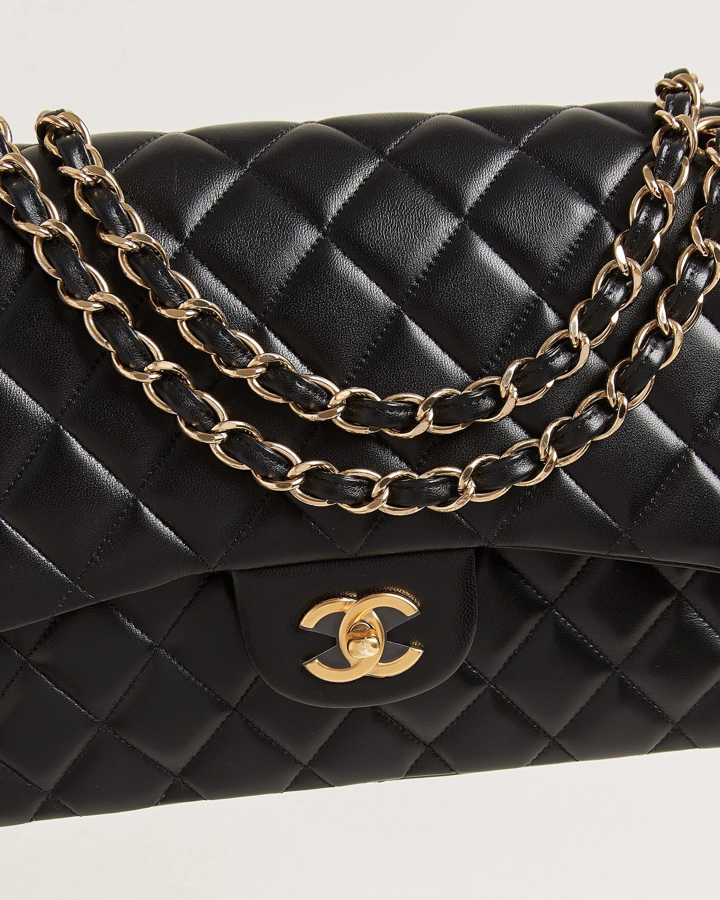 Herr | Pre-Owned & Vintage Bags | Chanel Pre-Owned | Classic Jumbo Double Flap Bag Lambskin Black