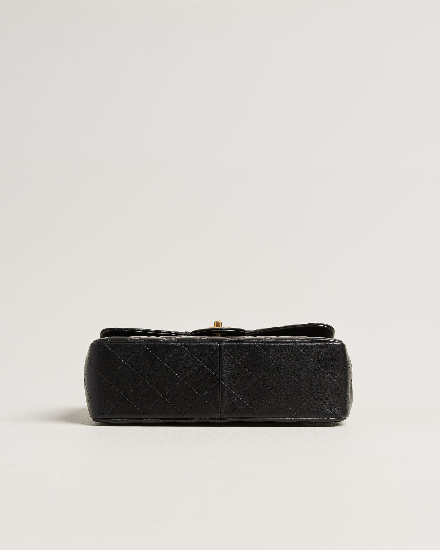 Herr | Pre-Owned & Vintage Bags | Chanel Pre-Owned | Classic Jumbo Double Flap Bag Lambskin Black