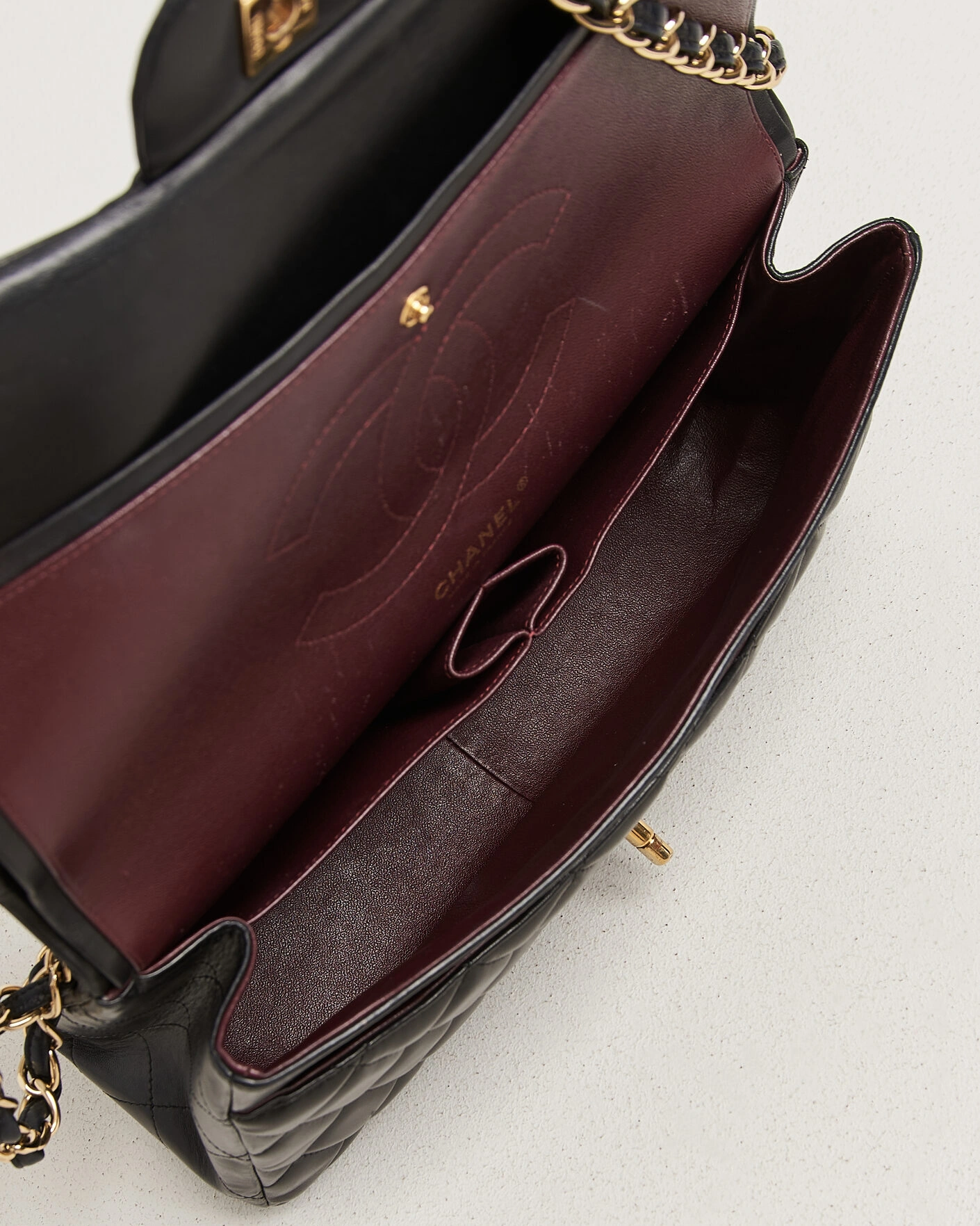 Herr | Pre-Owned & Vintage Bags | Chanel Pre-Owned | Classic Jumbo Double Flap Bag Lambskin Black