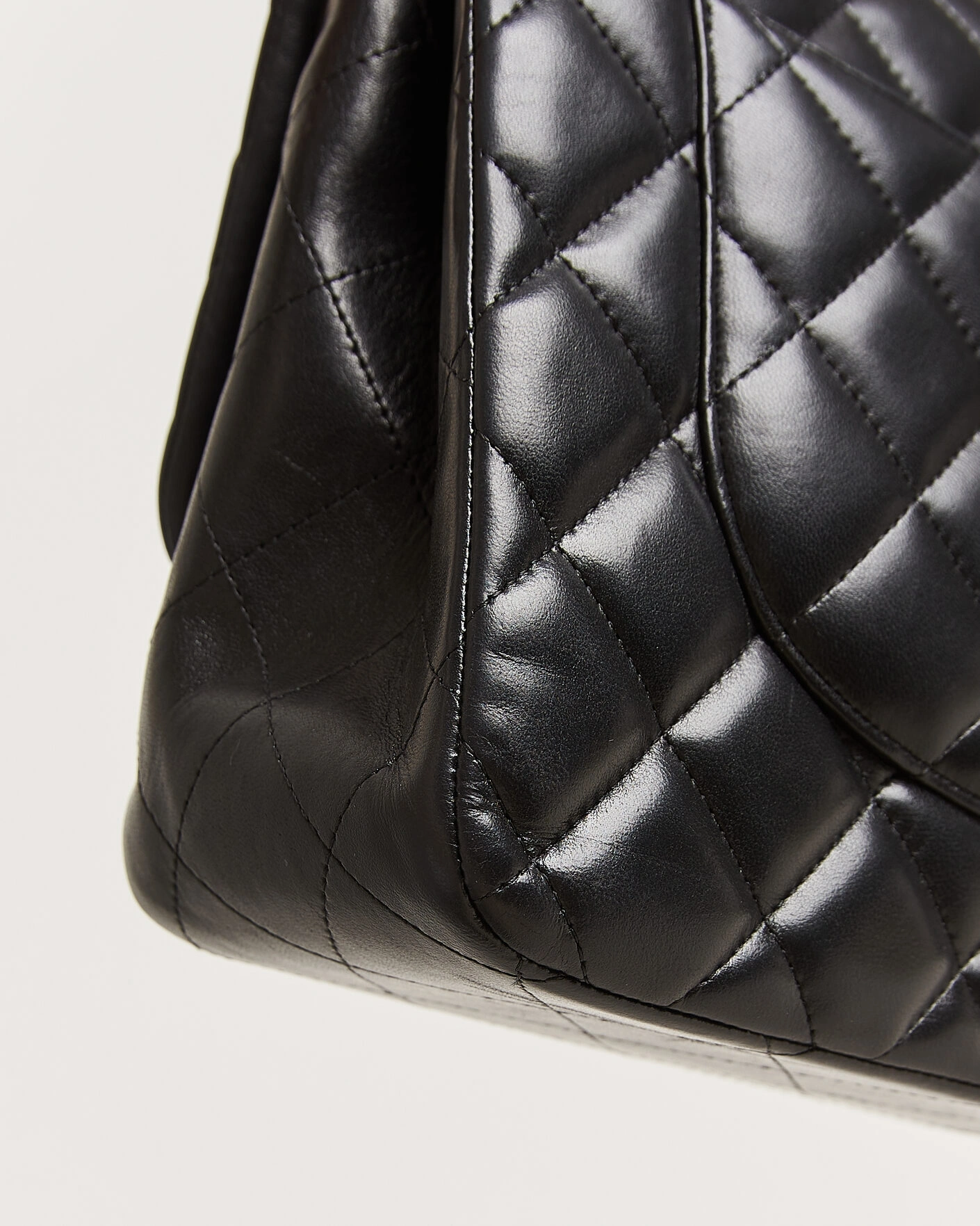 Herr | Pre-Owned & Vintage Bags | Chanel Pre-Owned | Classic Jumbo Double Flap Bag Lambskin Black