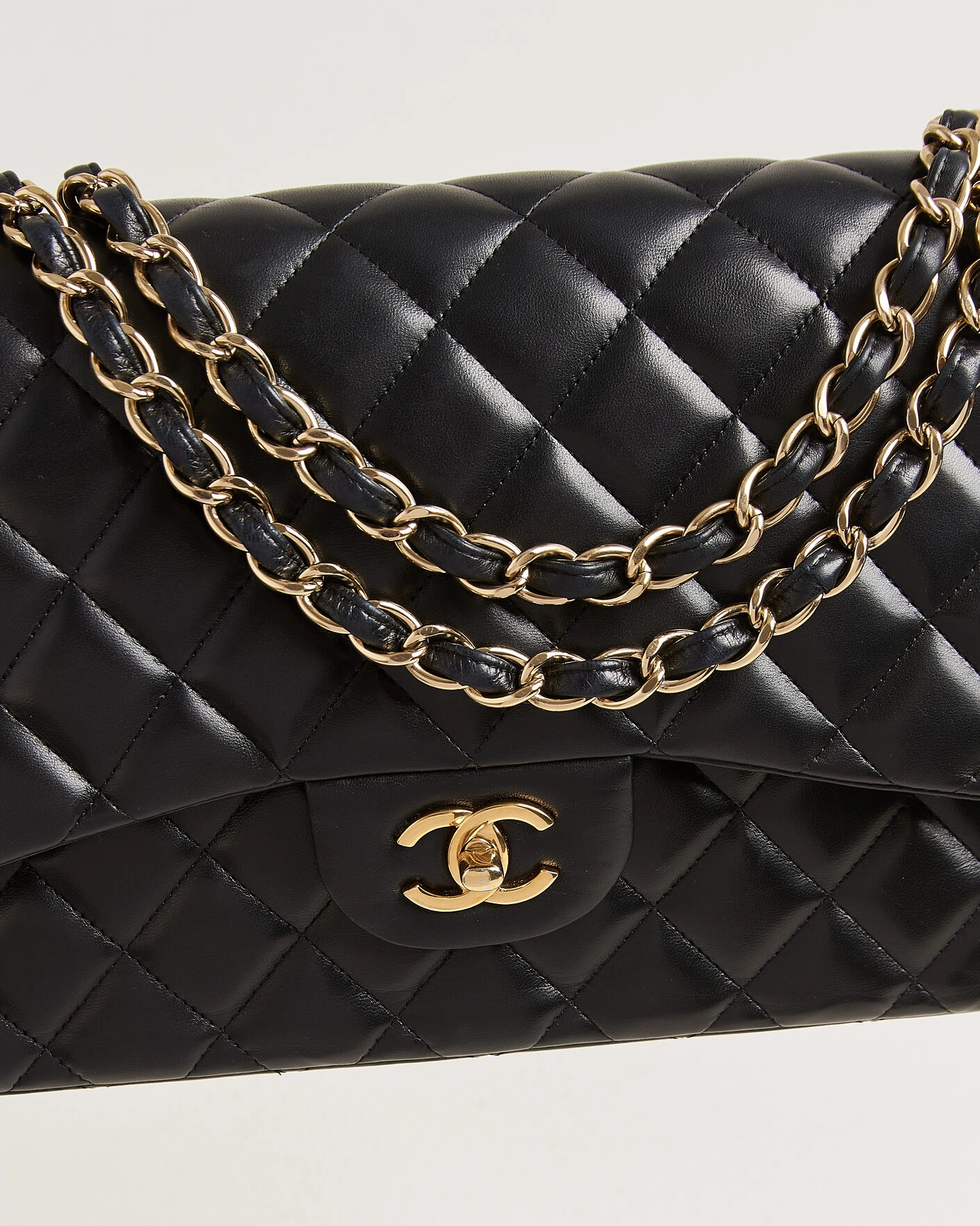 Herr | Pre-Owned & Vintage Bags | Chanel Pre-Owned | Classic Jumbo Double Flap Bag Lambskin Black