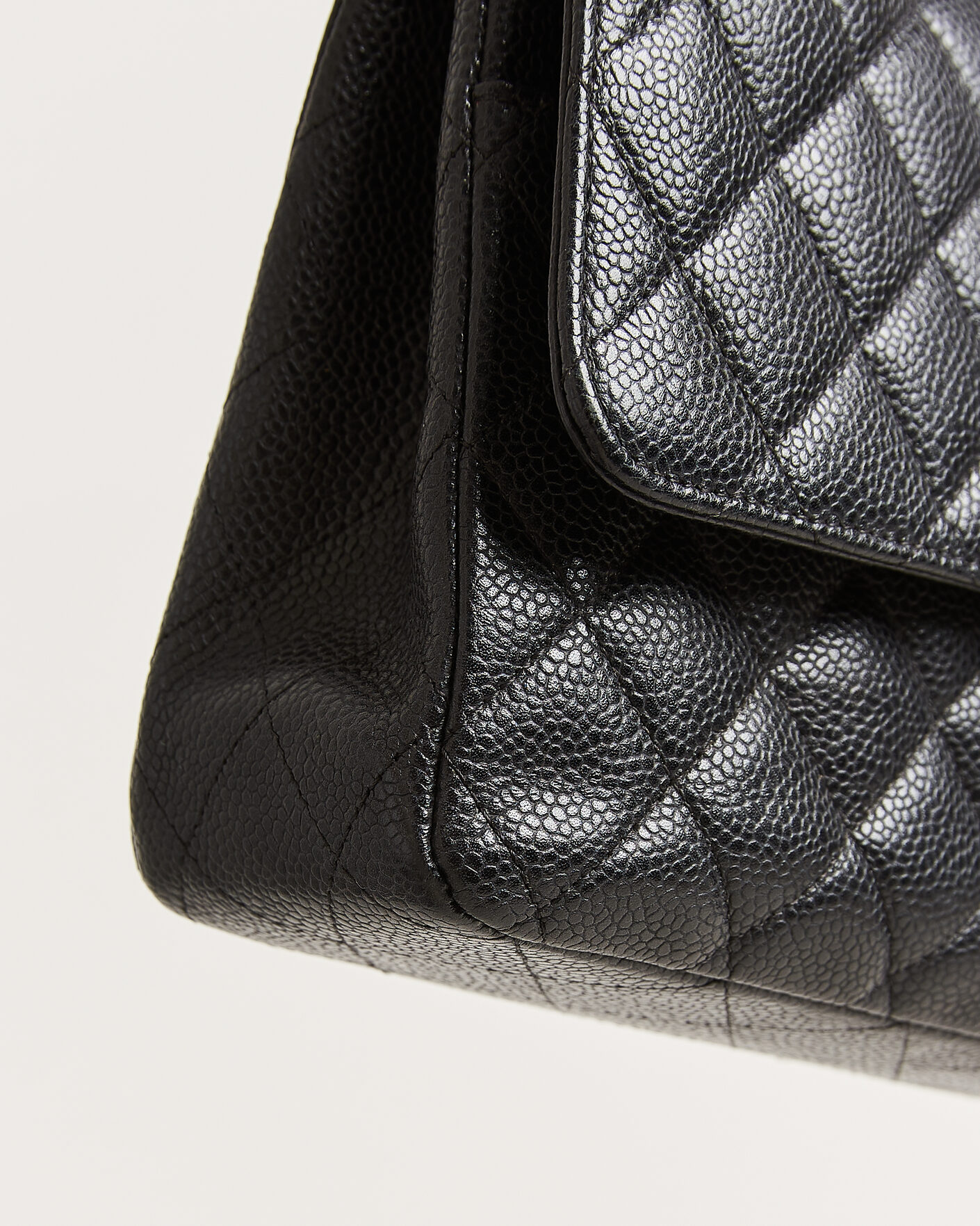Herr | Pre-Owned & Vintage Bags | Chanel Pre-Owned | Classic Medium Single Flap Bag Caviar Black