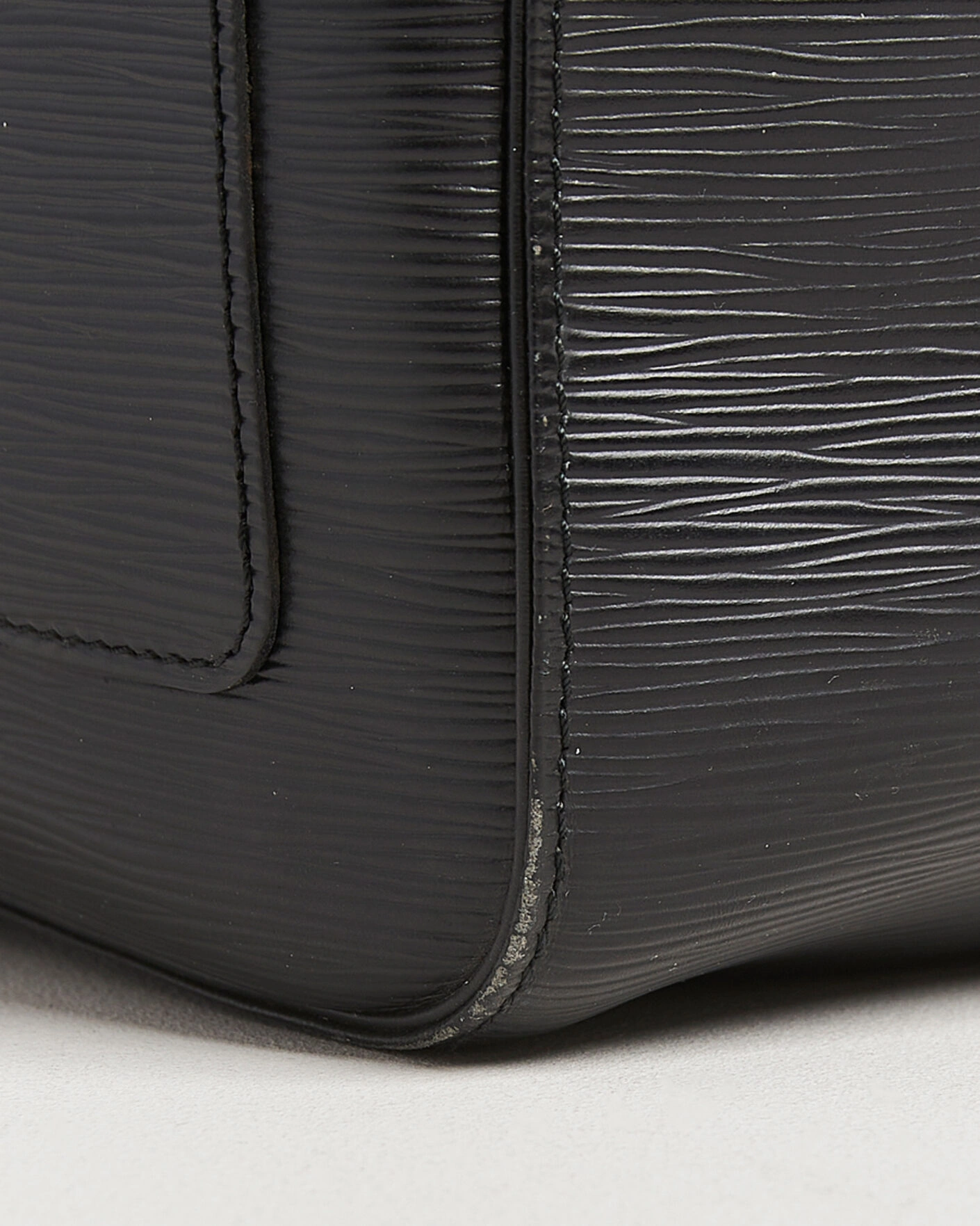Herr | Pre-Owned & Vintage Bags | Louis Vuitton Pre-Owned | Keepall 60 Epi Leather Black