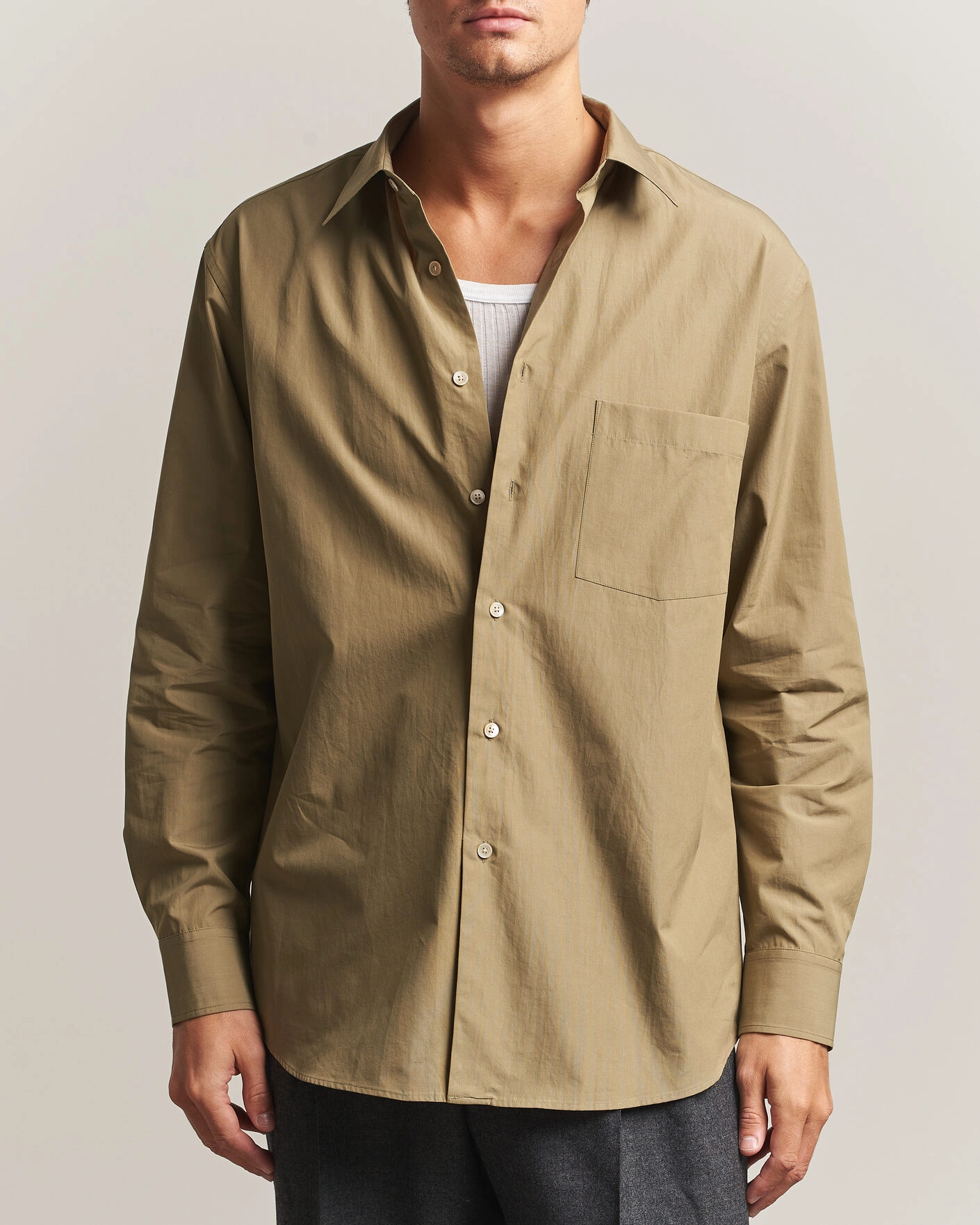 Herr | Skjortor | Auralee | Finx Light Weather Chambray Shirt Olive Brown