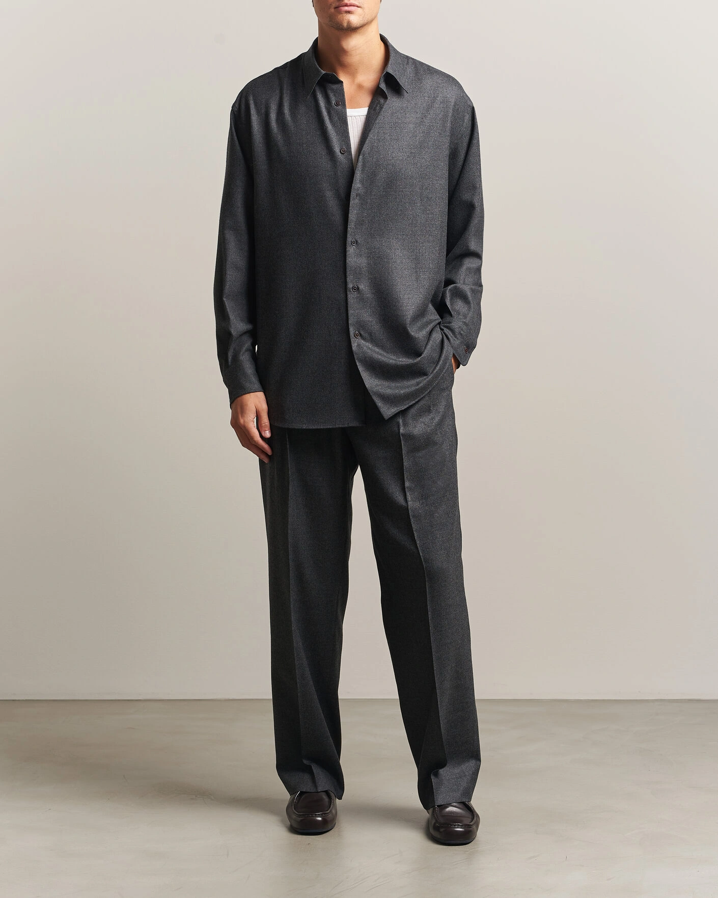 Herr | Byxor | Auralee | Super Light Wool Pants Charcoal