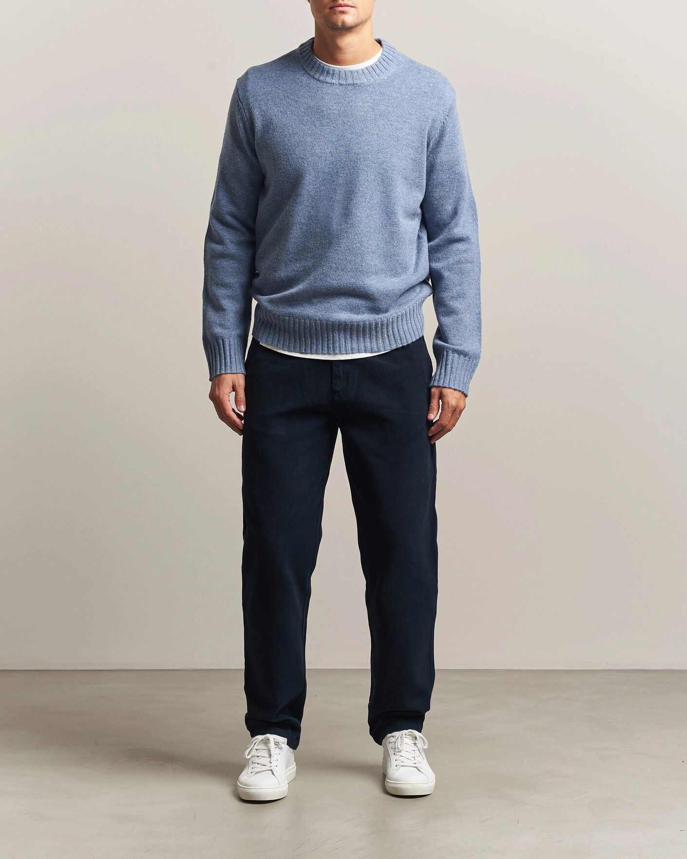 Herr | Tröjor | A Day's March | Marlow Lambswool Sweater Misty Blue